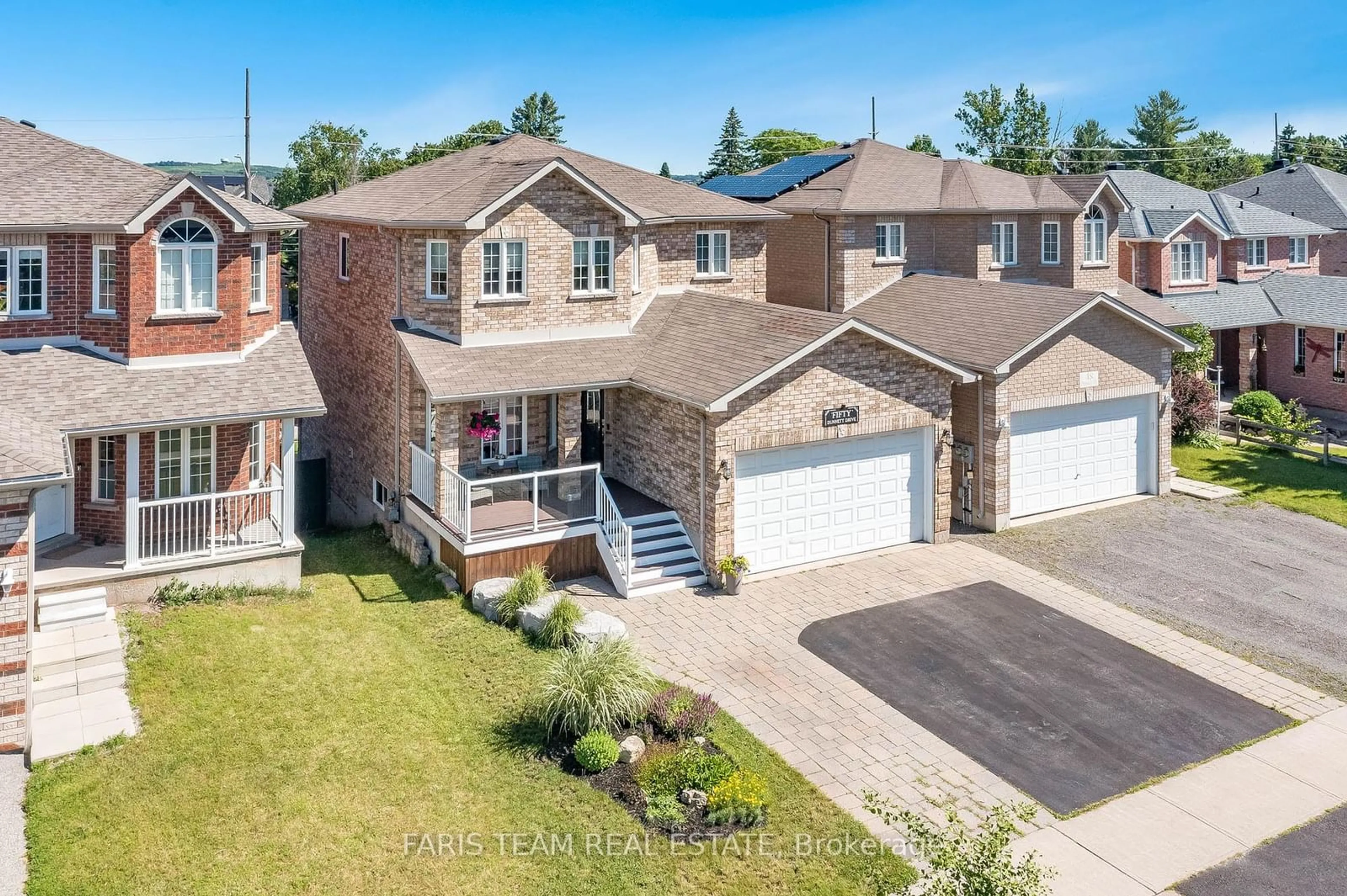 Frontside or backside of a home for 50 Dunnett Dr, Barrie Ontario L4N 0J6