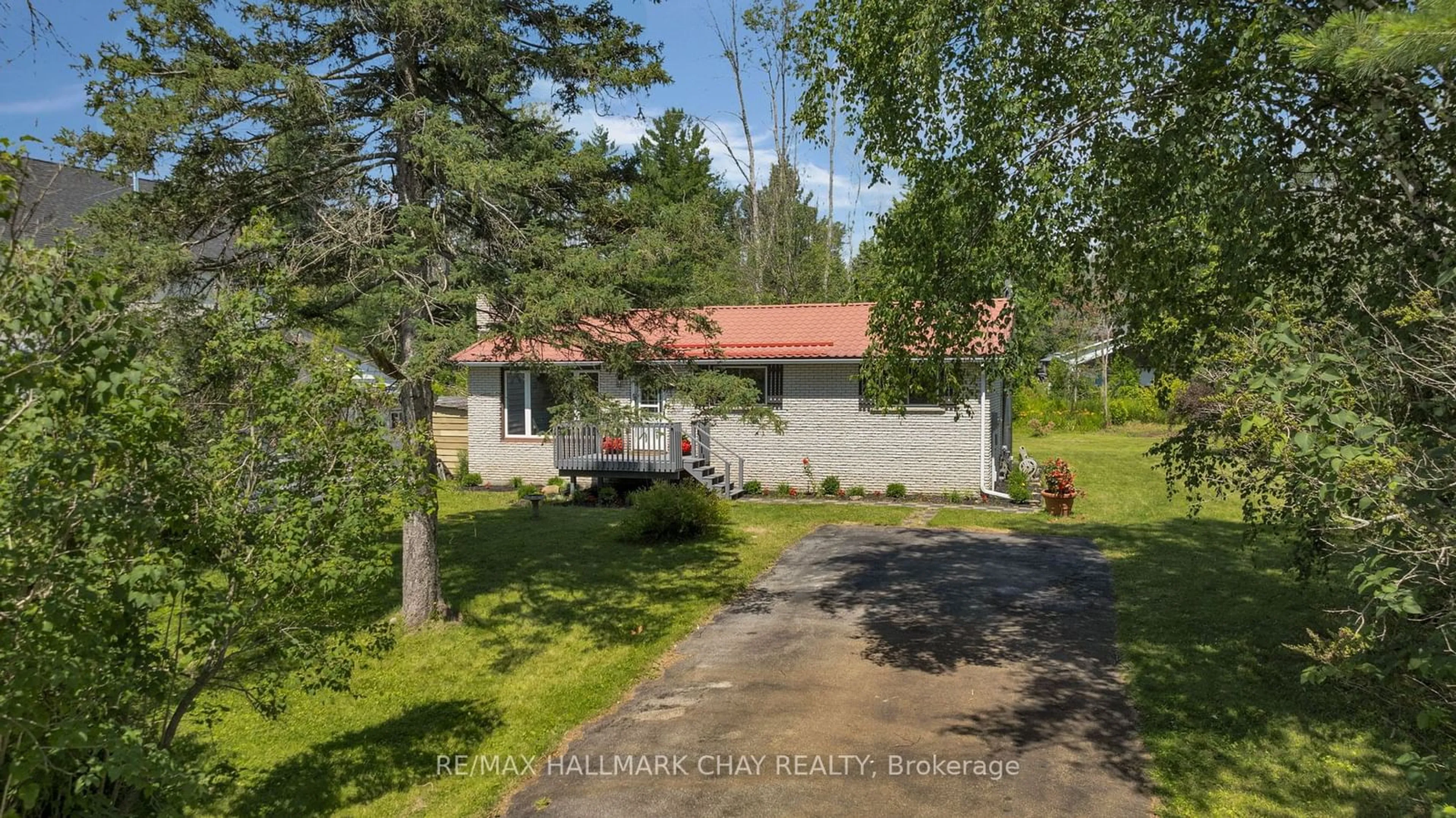 Cottage for 44 Lakeshore Rd, Oro-Medonte Ontario L0L 2E0