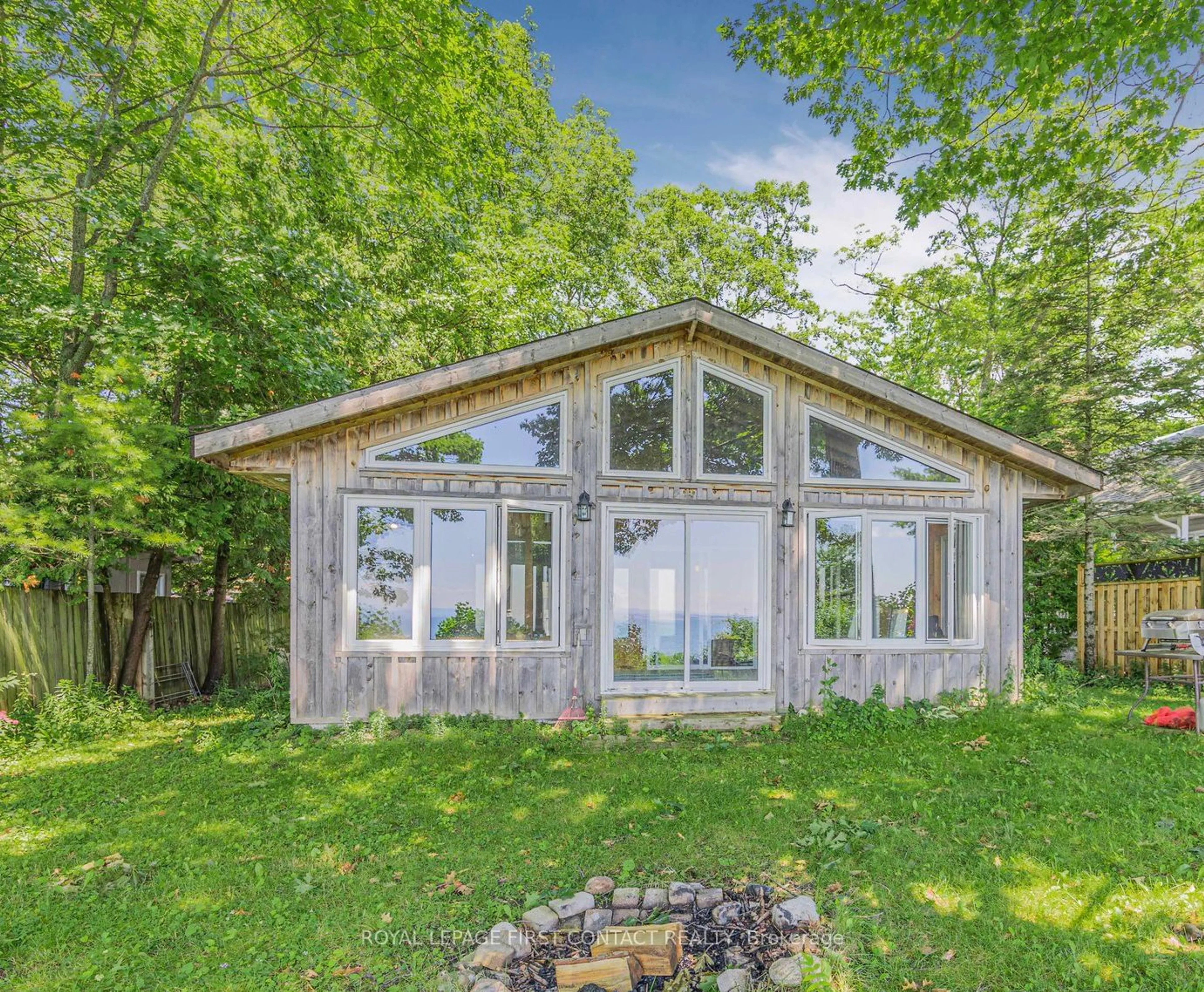 Cottage for 32 Willow Dr, Tiny Ontario L0L 1P1