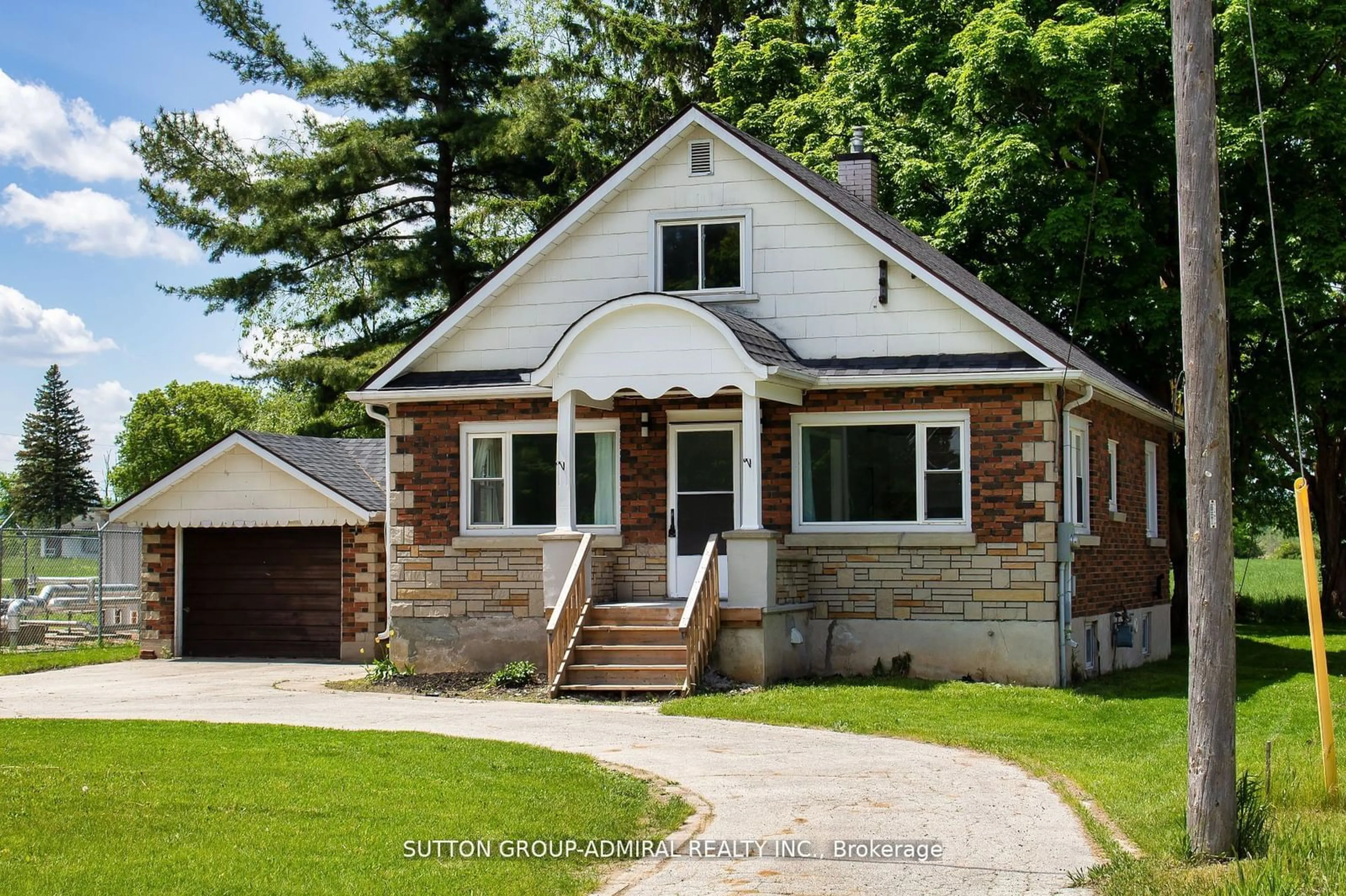 Frontside or backside of a home for 7613 Highway 26, Clearview Ontario L0M 1S0