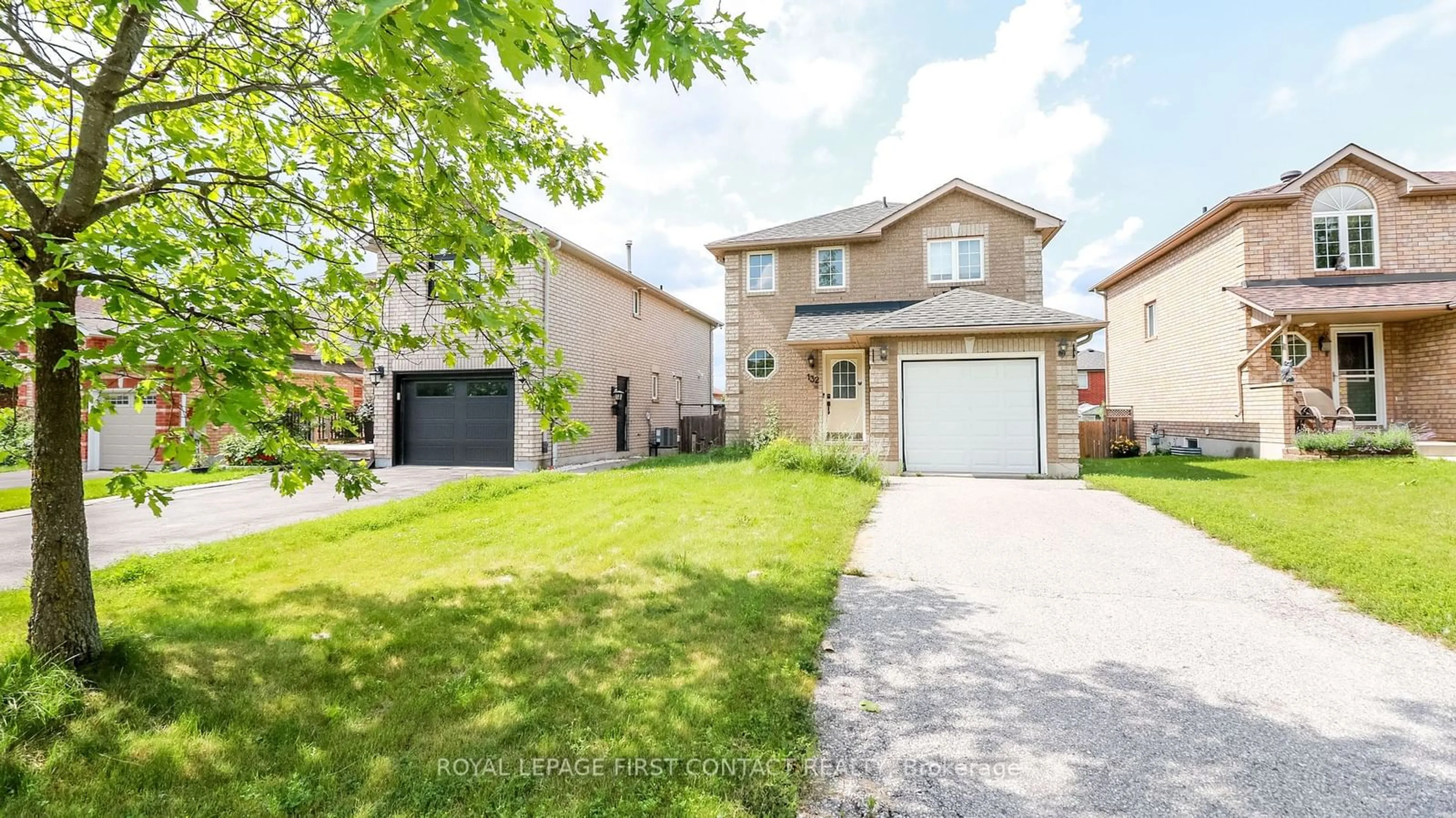 Frontside or backside of a home for 132 Nathan Cres, Barrie Ontario L4N 0S6