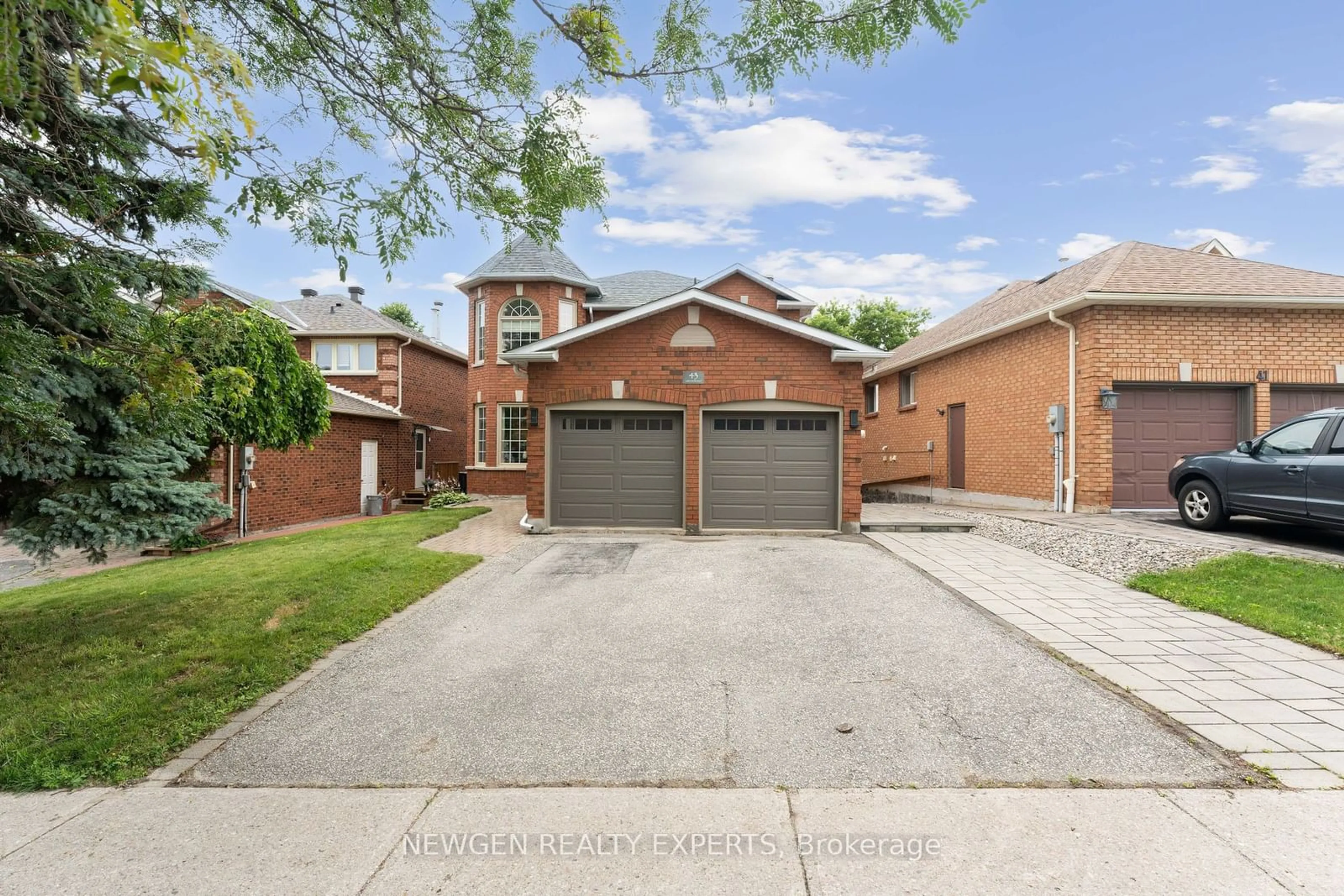 Frontside or backside of a home for 43 Golden Meadow Rd, Barrie Ontario L4N 7G5