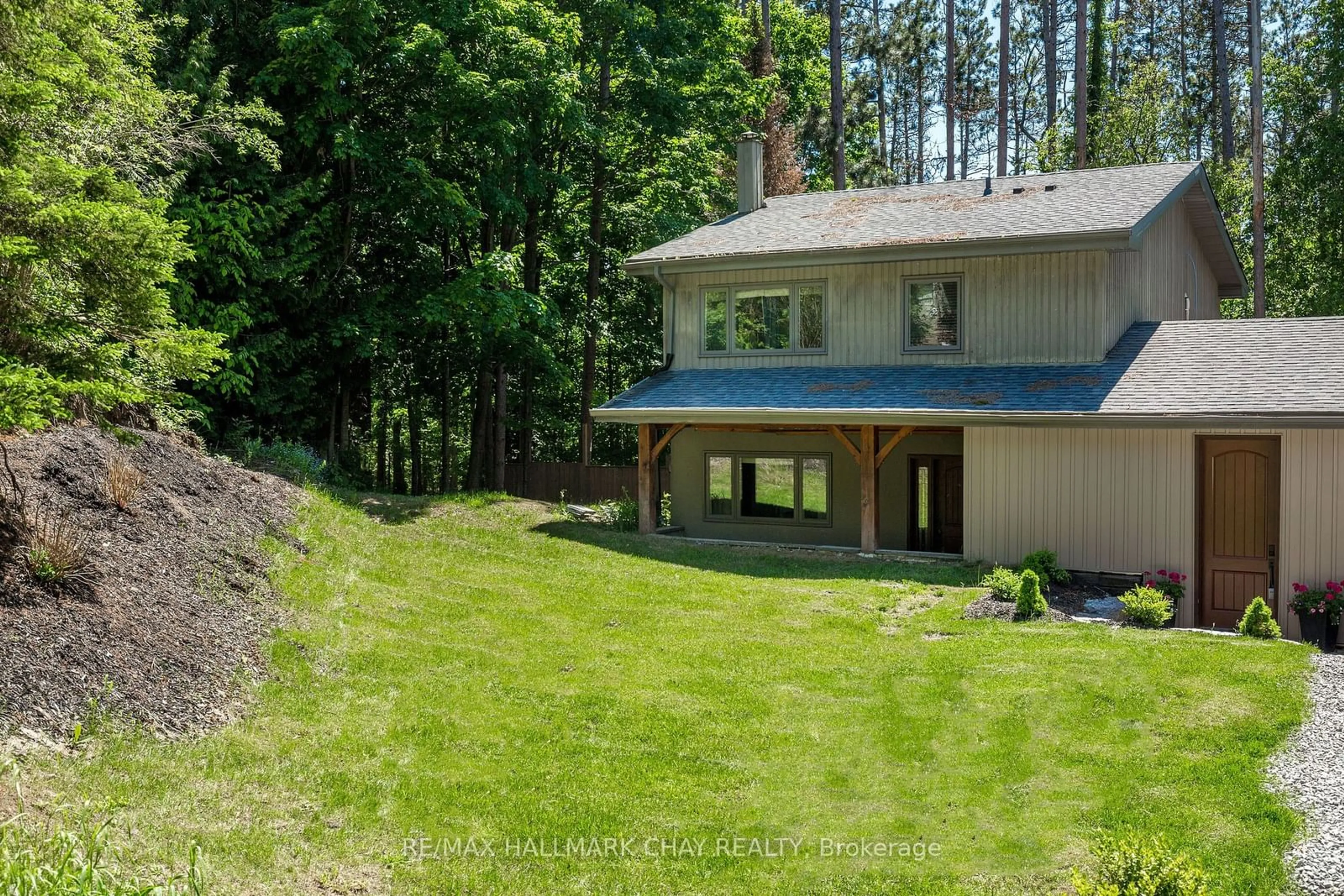 Frontside or backside of a home for 1 Pine Spring, Oro-Medonte Ontario L4M 4Y8