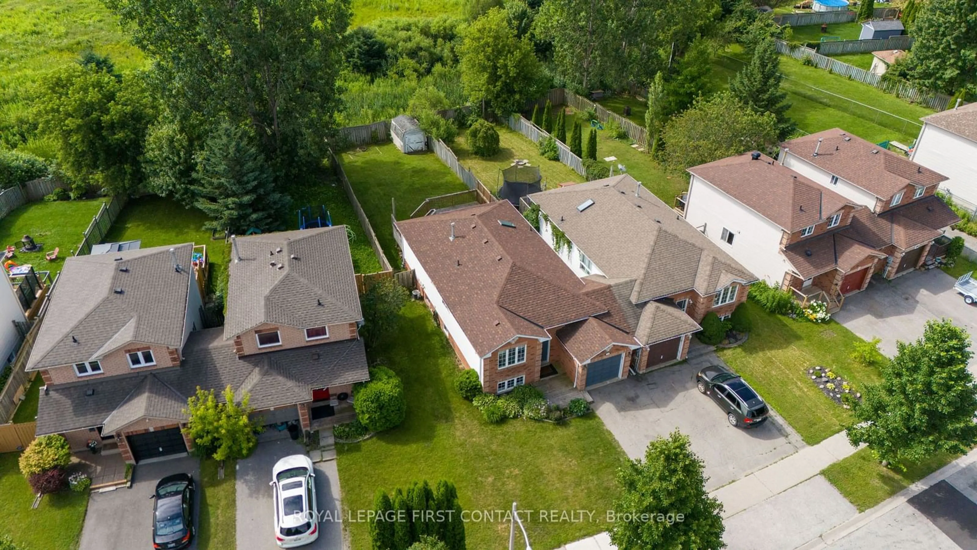 Frontside or backside of a home for 105 Wessenger Dr, Barrie Ontario L4N 8P5