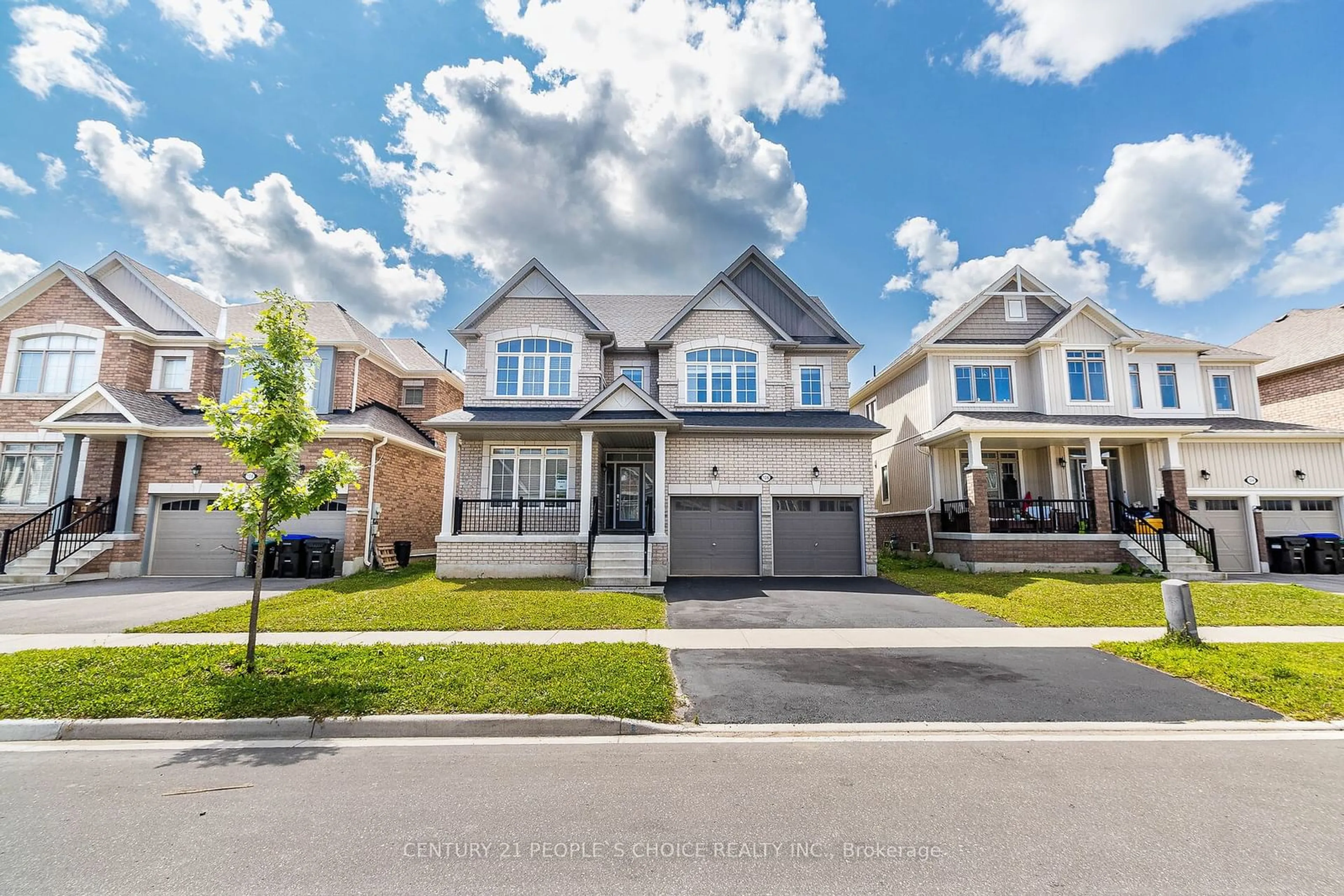 Frontside or backside of a home for 106 Kirby Ave, Collingwood Ontario L9Y 4C5