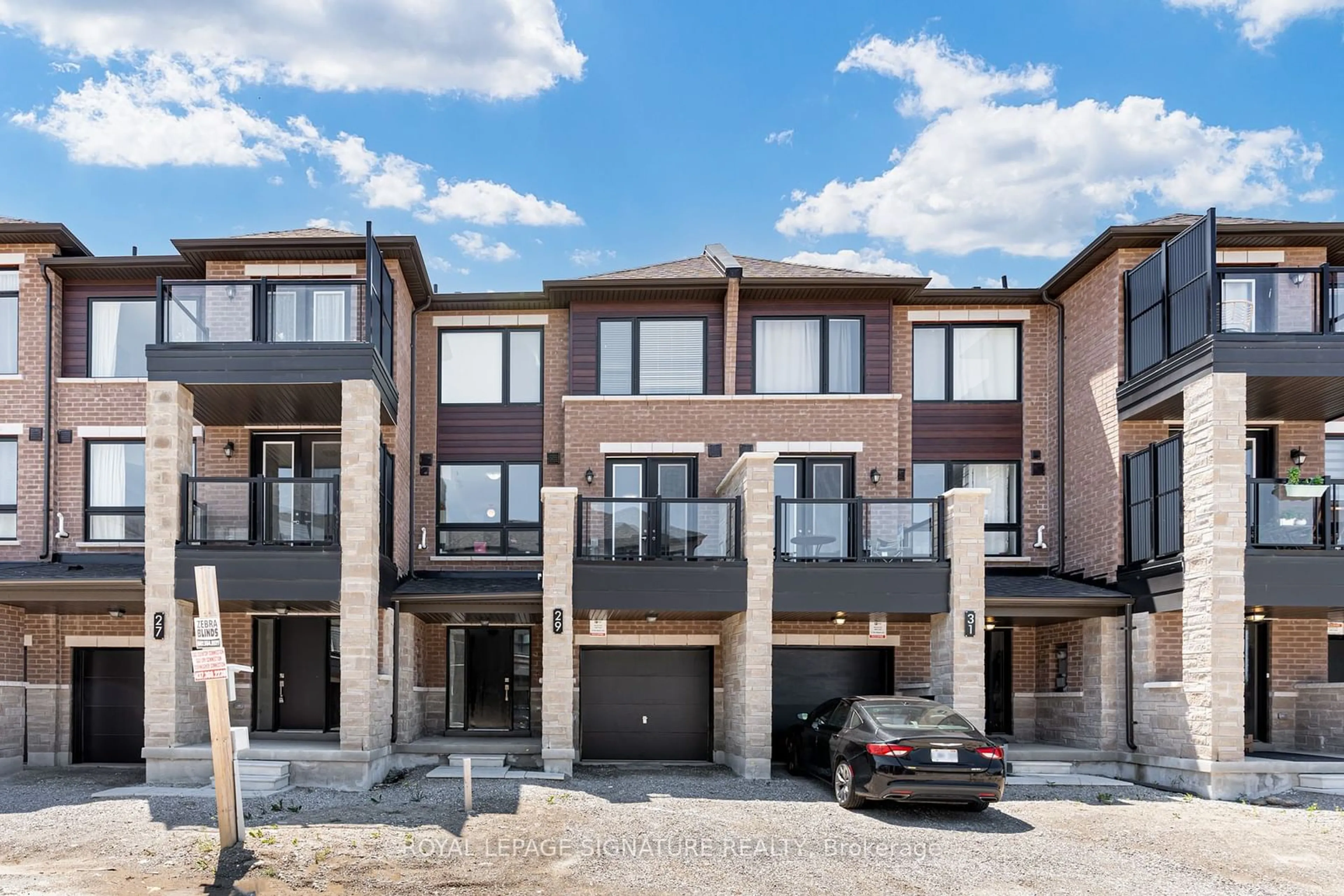 A pic from exterior of the house or condo for 29 Red Maple Lane, Barrie Ontario L4N 0H7