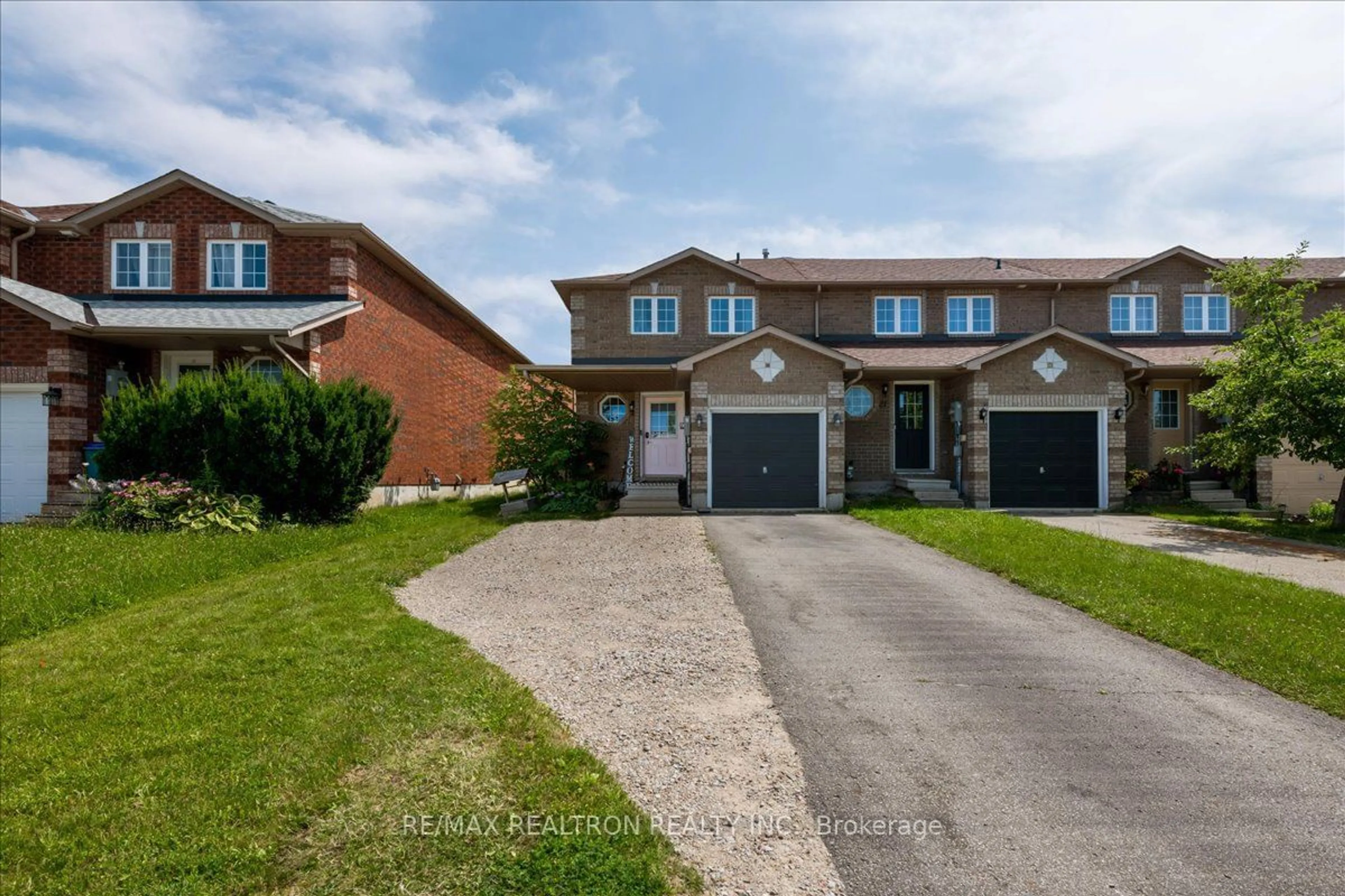 Frontside or backside of a home for 23 Coronation Pkwy, Barrie Ontario L4M 7J9