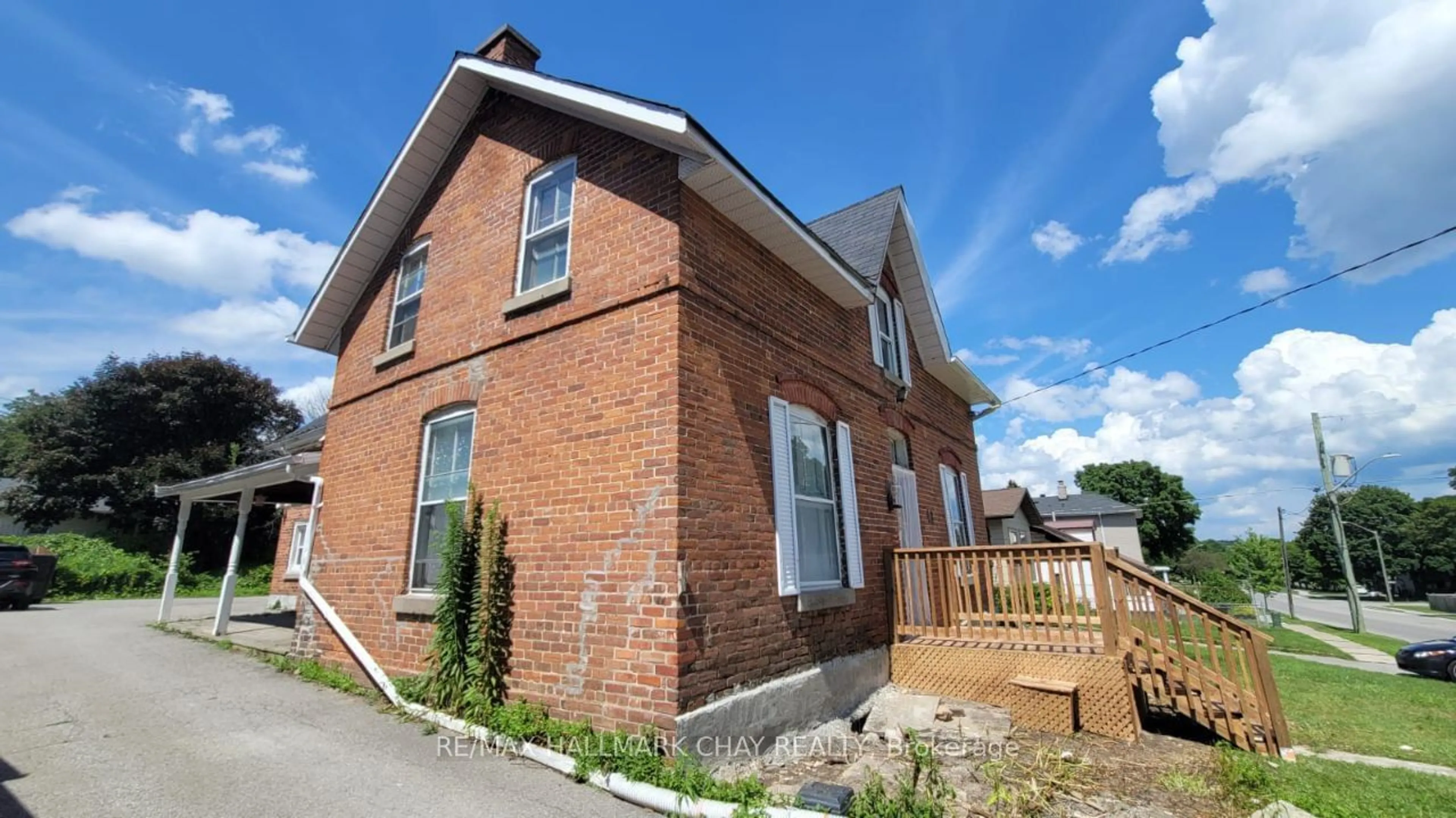 Frontside or backside of a home for 48 Rose St, Barrie Ontario L4M 2T2