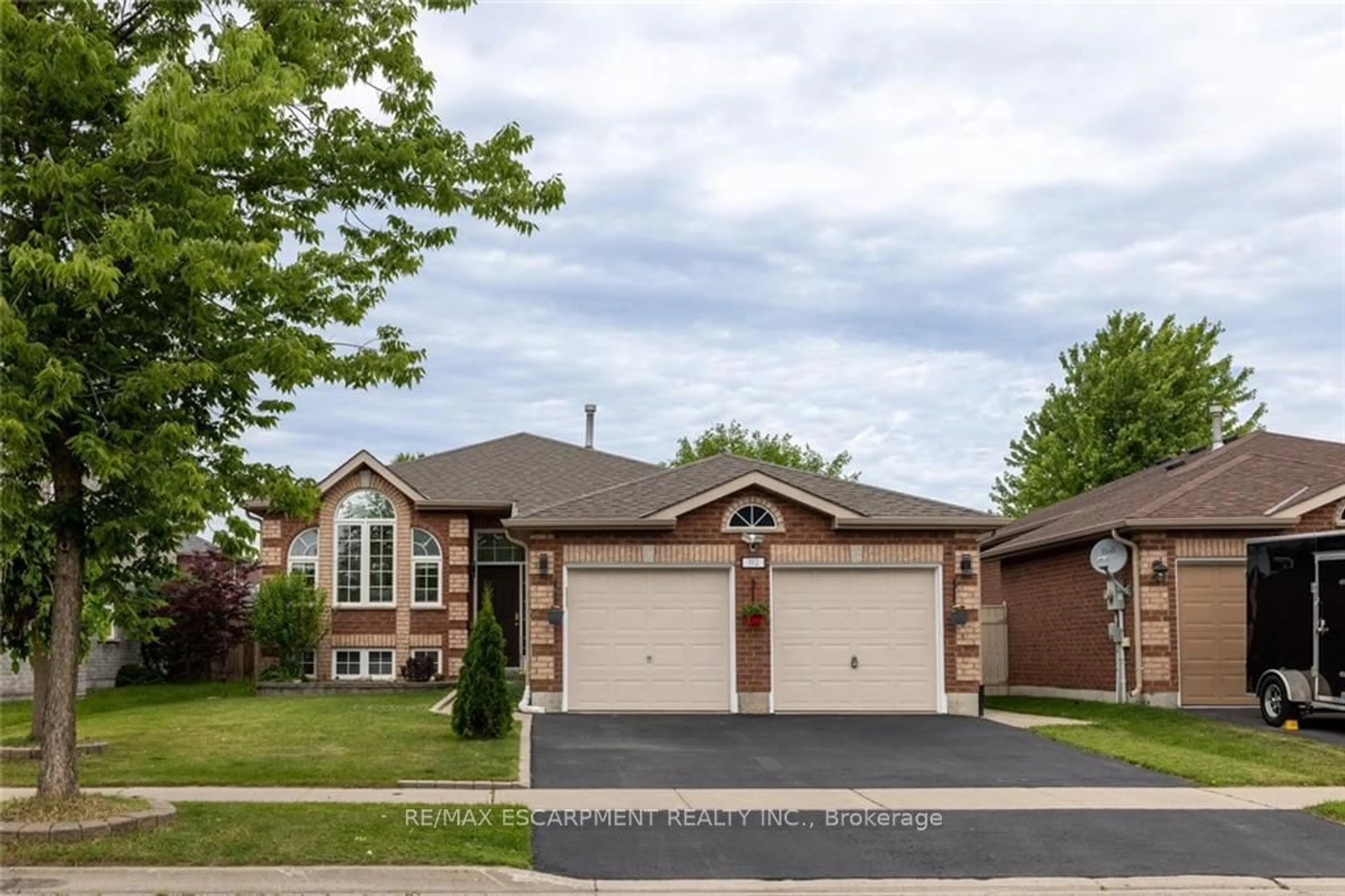 Home with brick exterior material for 192 Sproule Dr, Barrie Ontario L4N 0P9