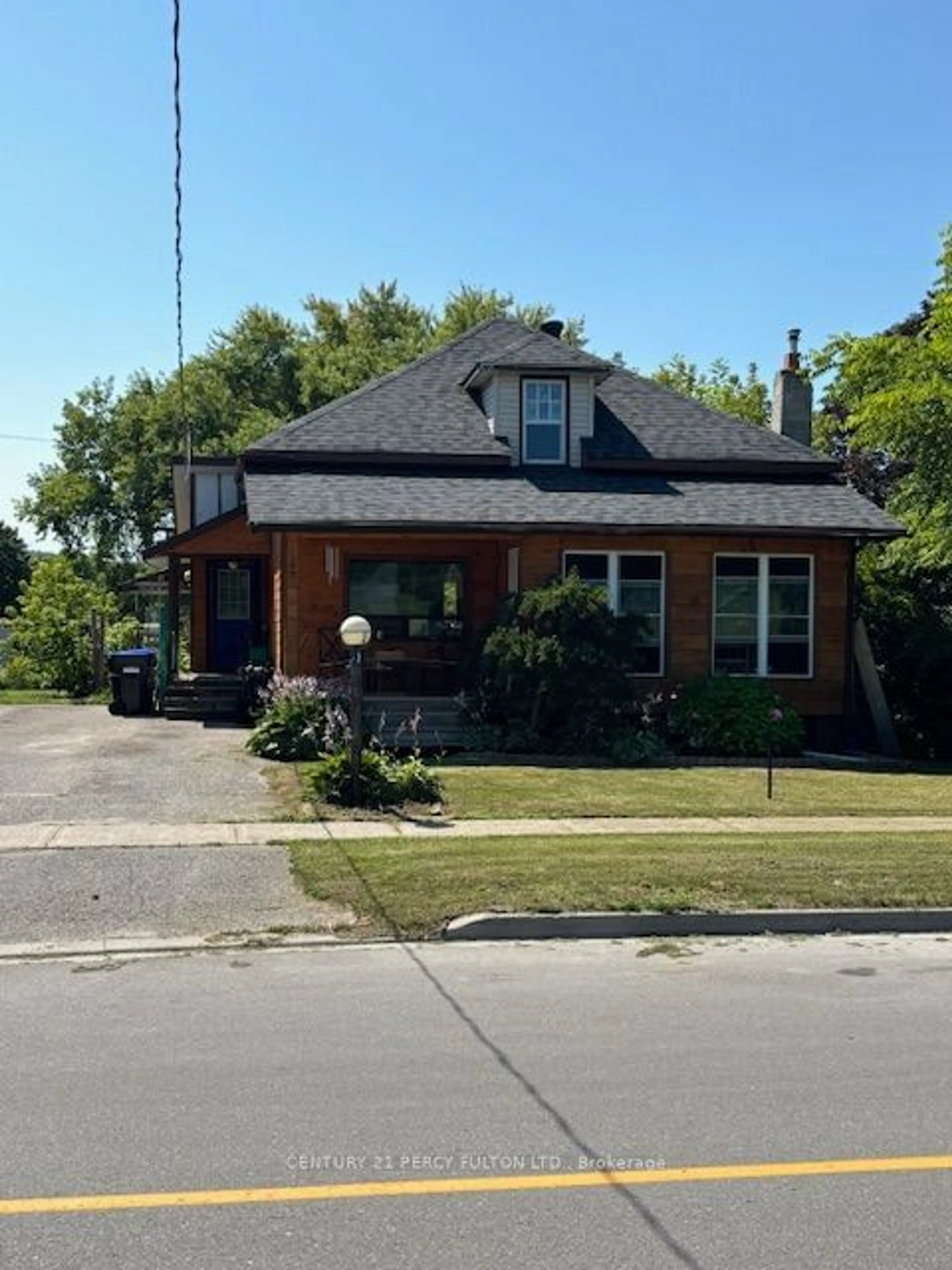 Frontside or backside of a home for 68 Fox St, Penetanguishene Ontario L9M 1C6