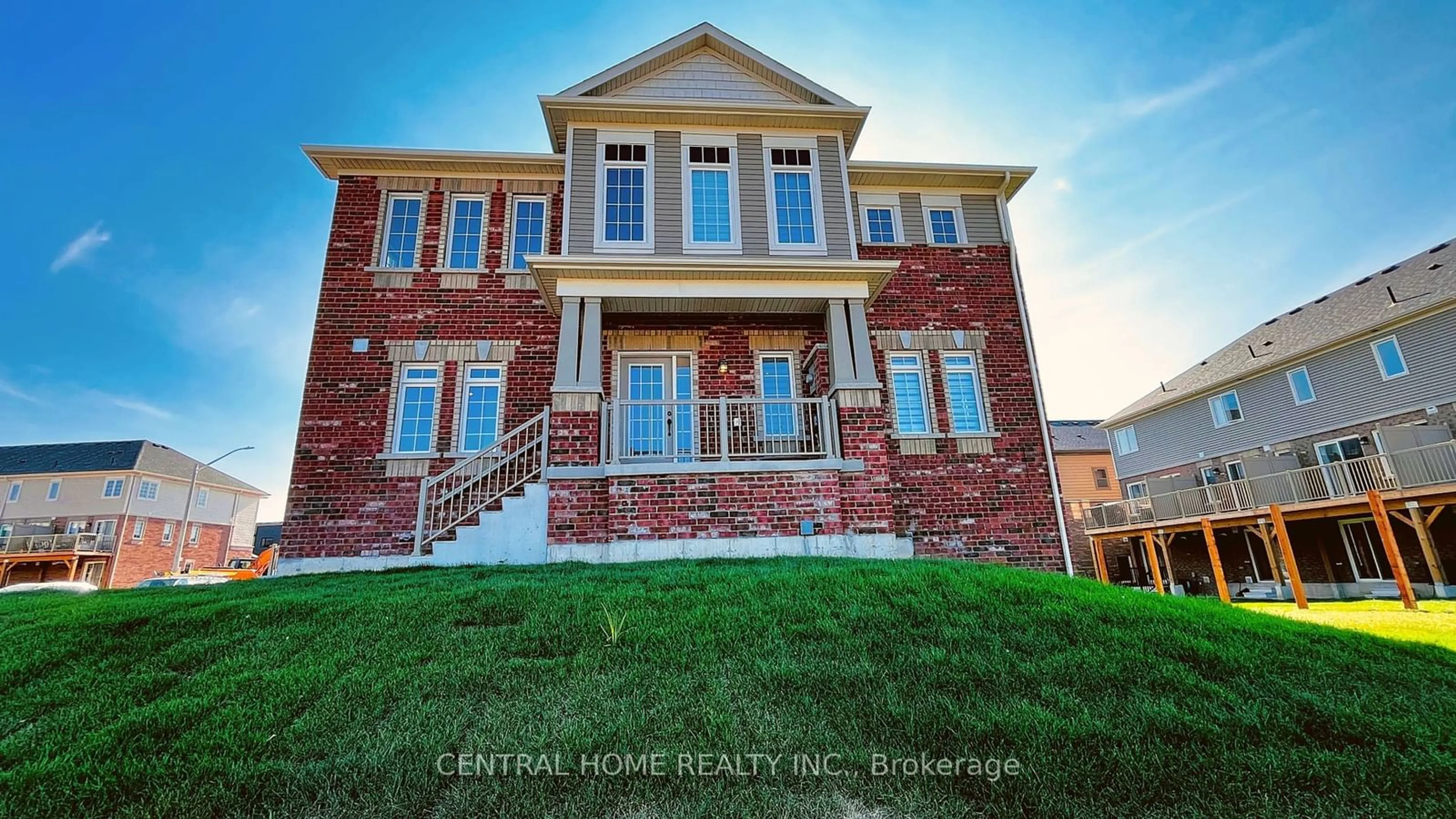 Home with brick exterior material for 2 Wheatfield Rd, Barrie Ontario L9J 0T8