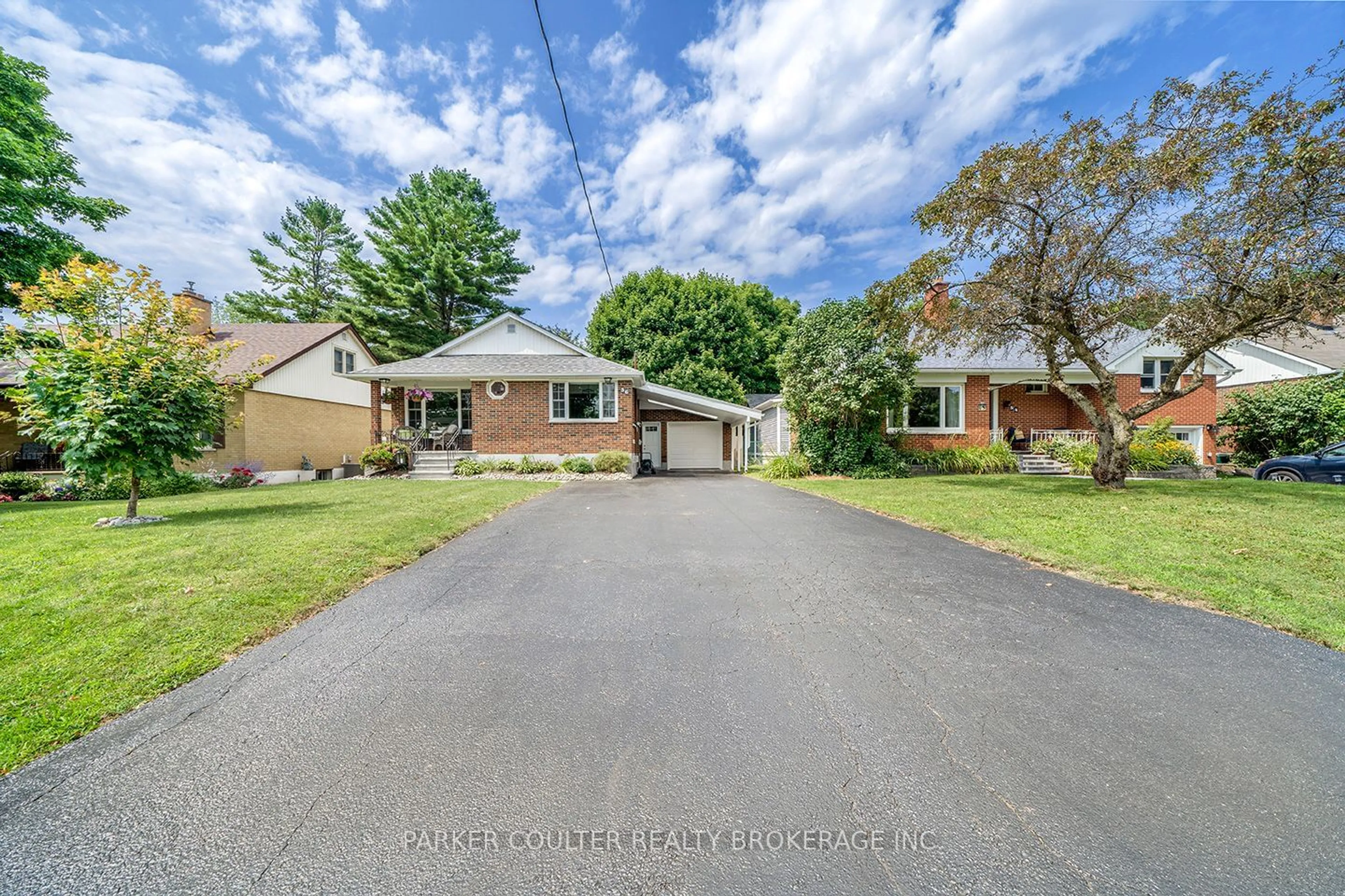 Frontside or backside of a home for 56 South St, Orillia Ontario L3V 3S9