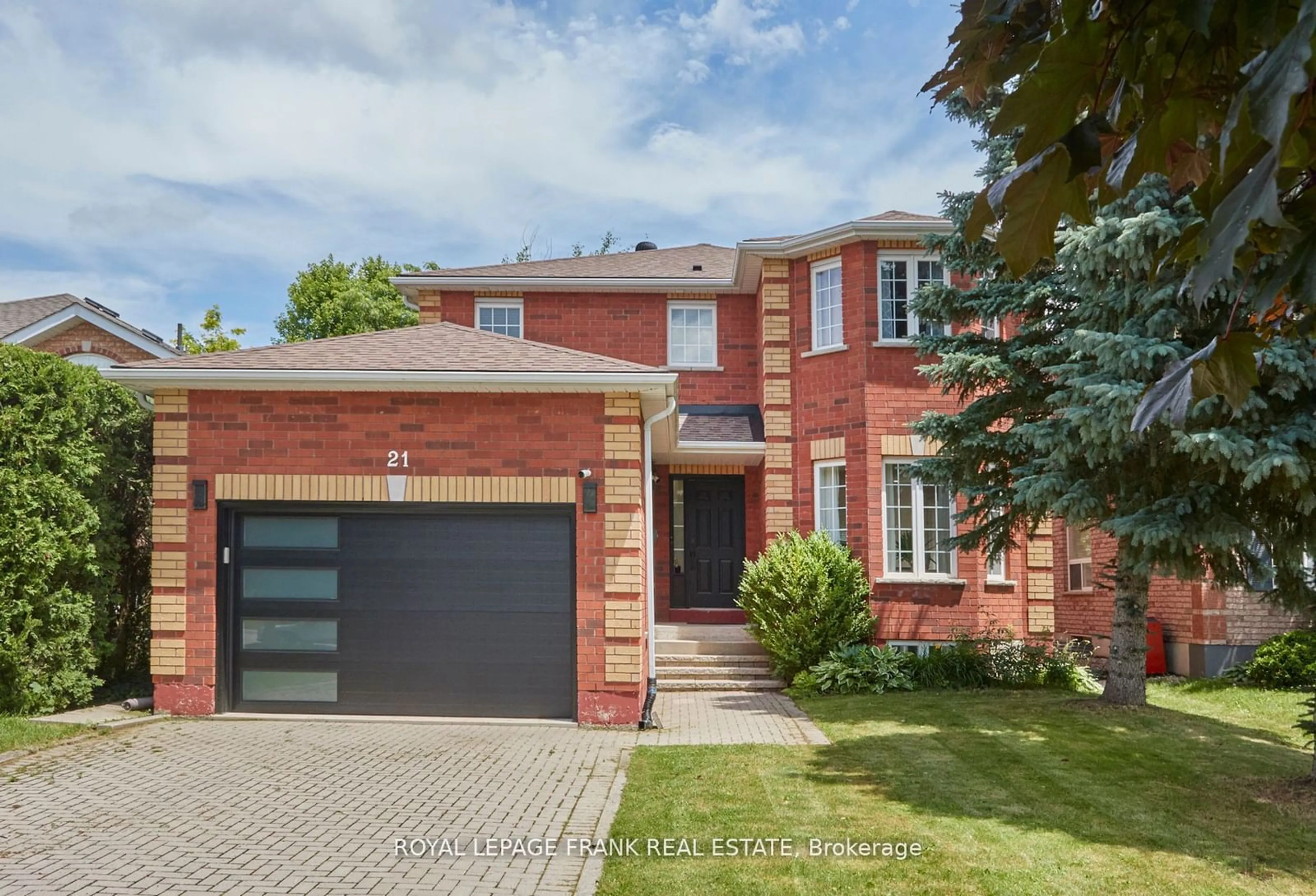 Home with brick exterior material for 21 Crompton Dr, Barrie Ontario L4M 6N1