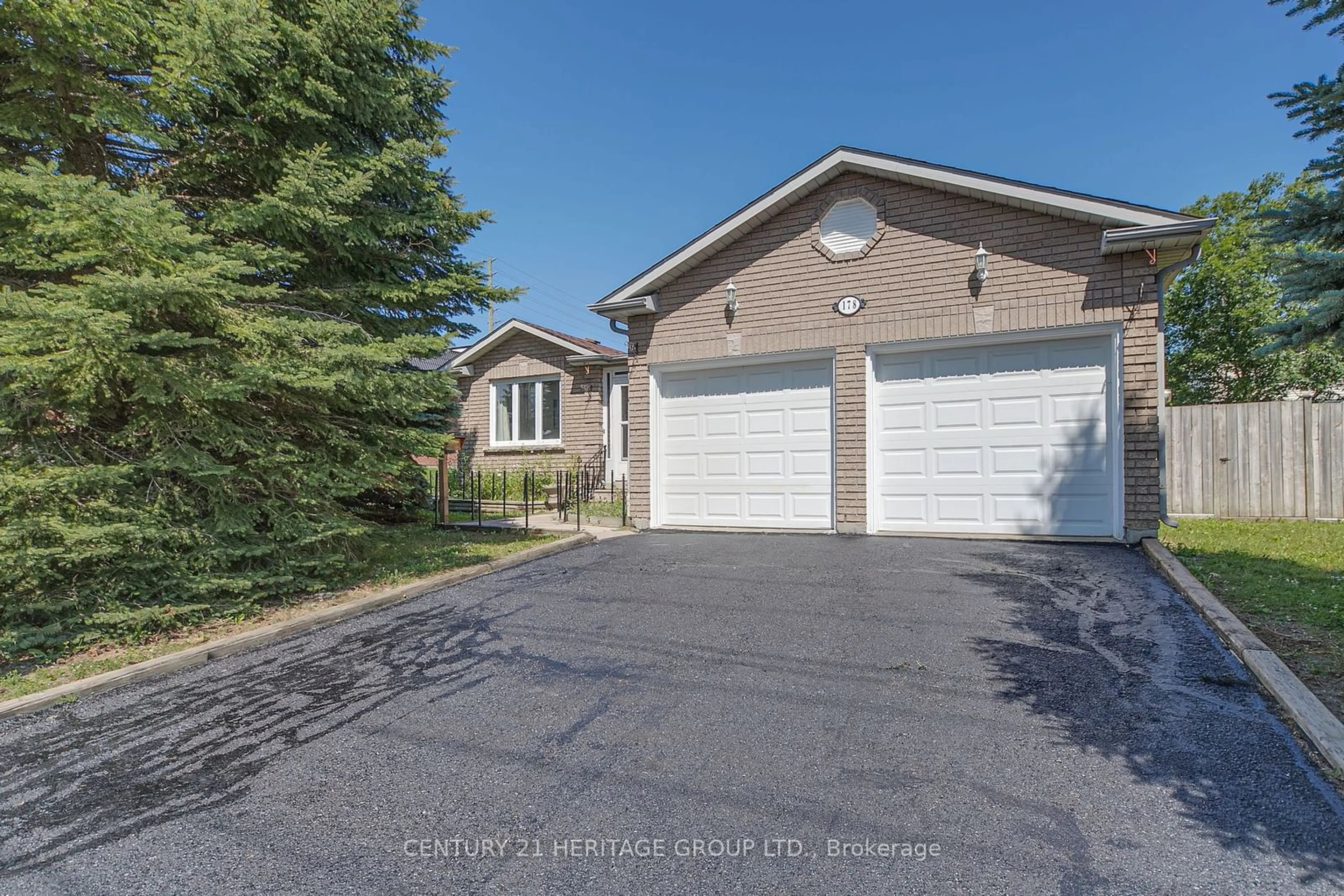 Frontside or backside of a home for 178 Livingstone St, Barrie Ontario L4N 7J7