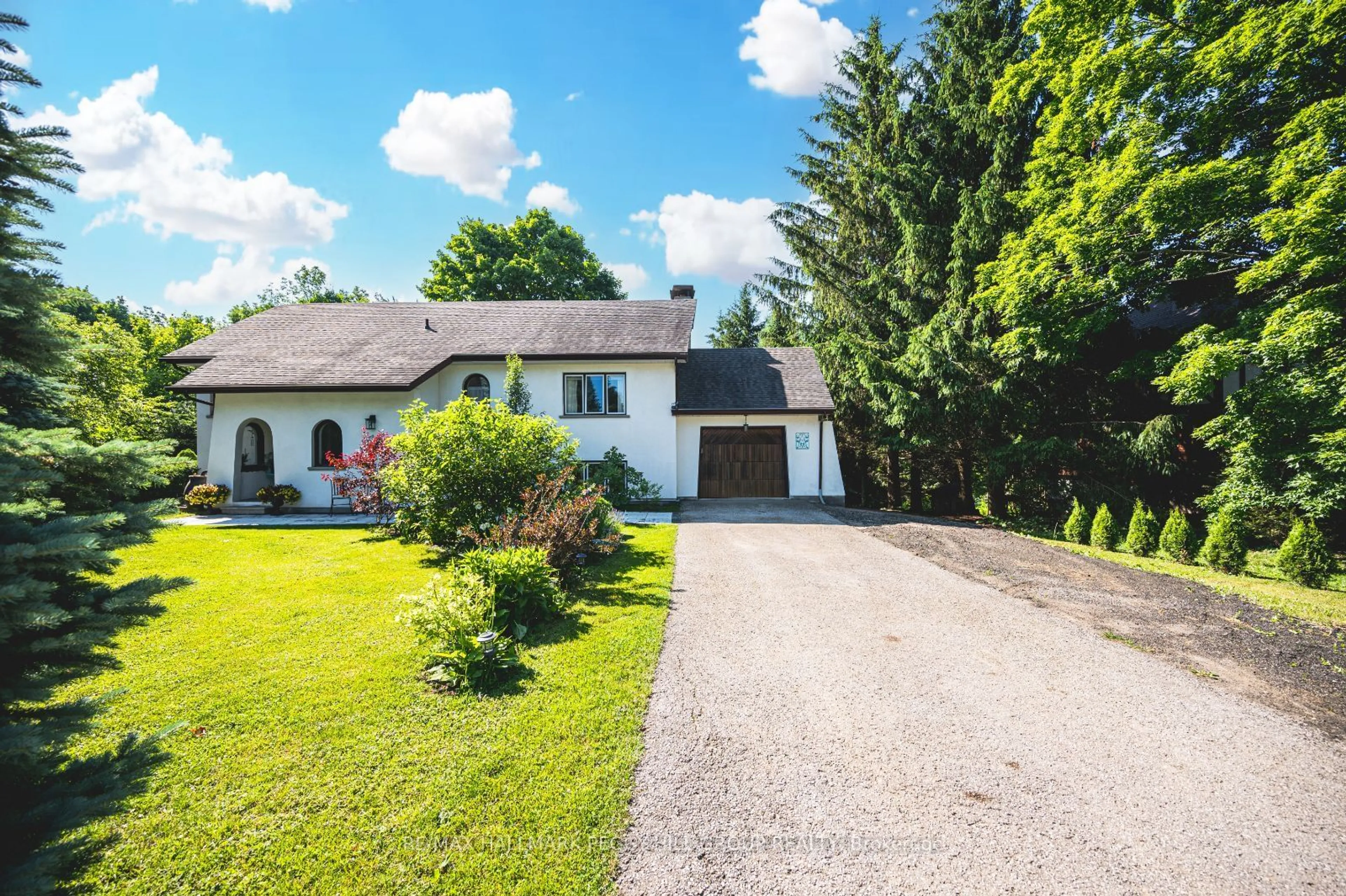 Frontside or backside of a home for 23 Valleyview Dr, Oro-Medonte Ontario L0K 1N0