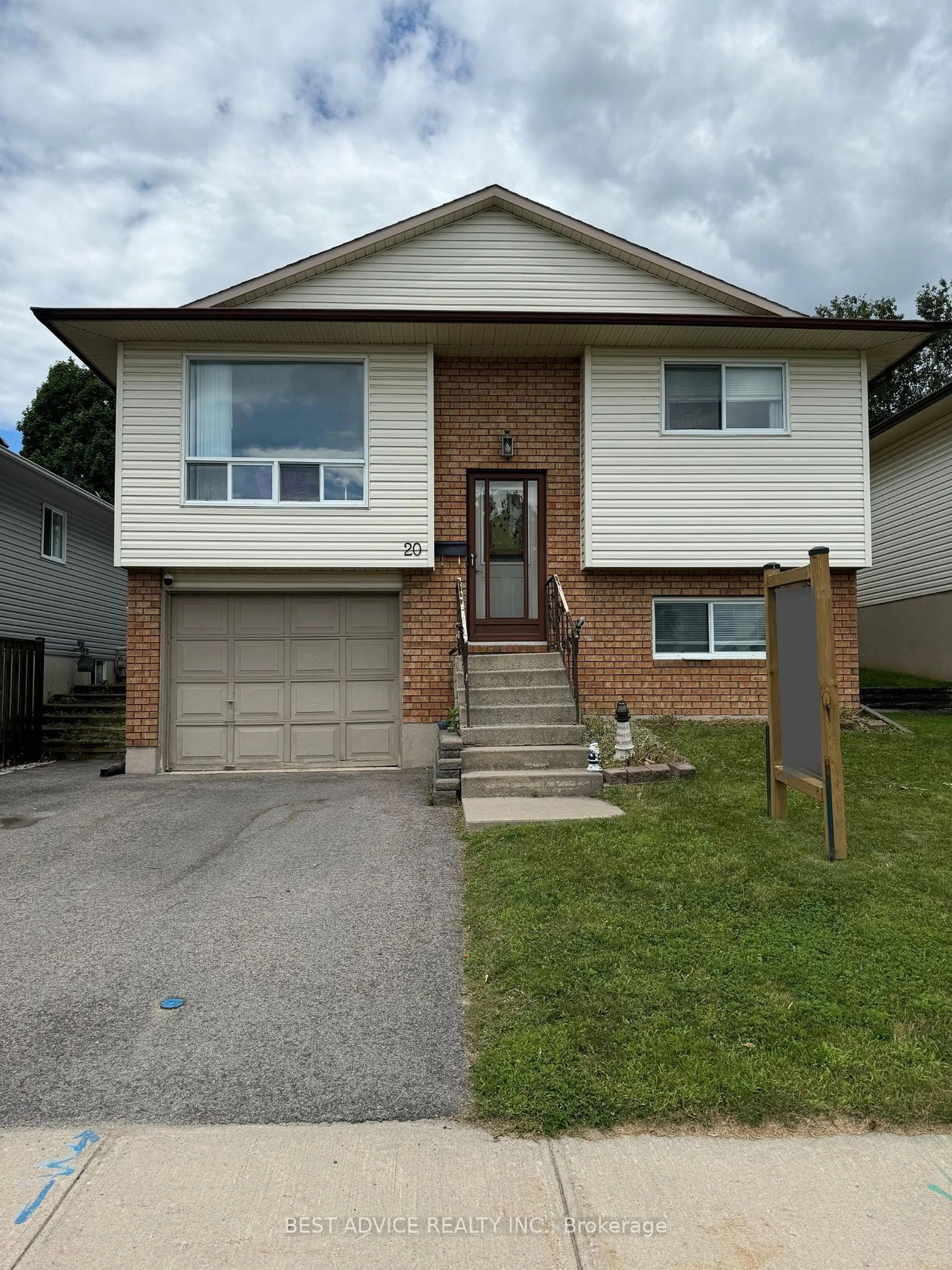 Frontside or backside of a home for 20 Christine Pl, Orillia Ontario L3V 7P1