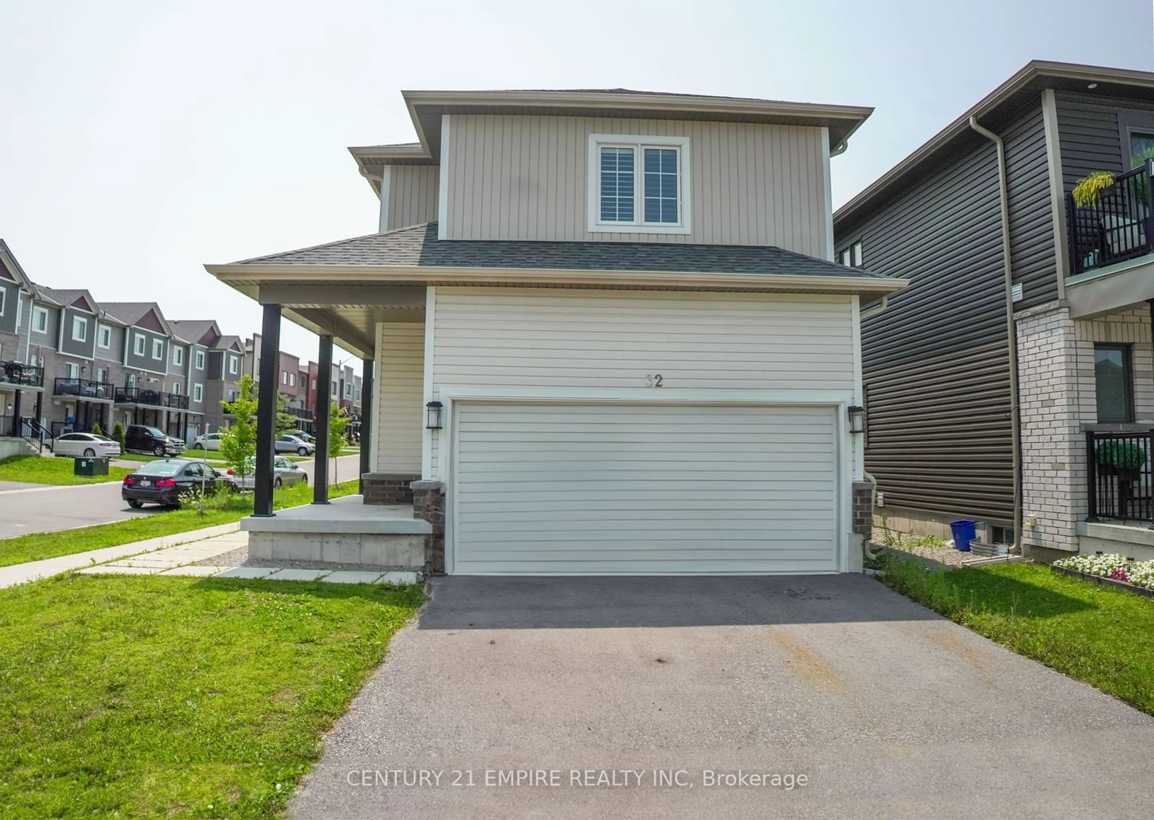 Frontside or backside of a home for 32 Mabern St, Barrie Ontario L9J 0B1