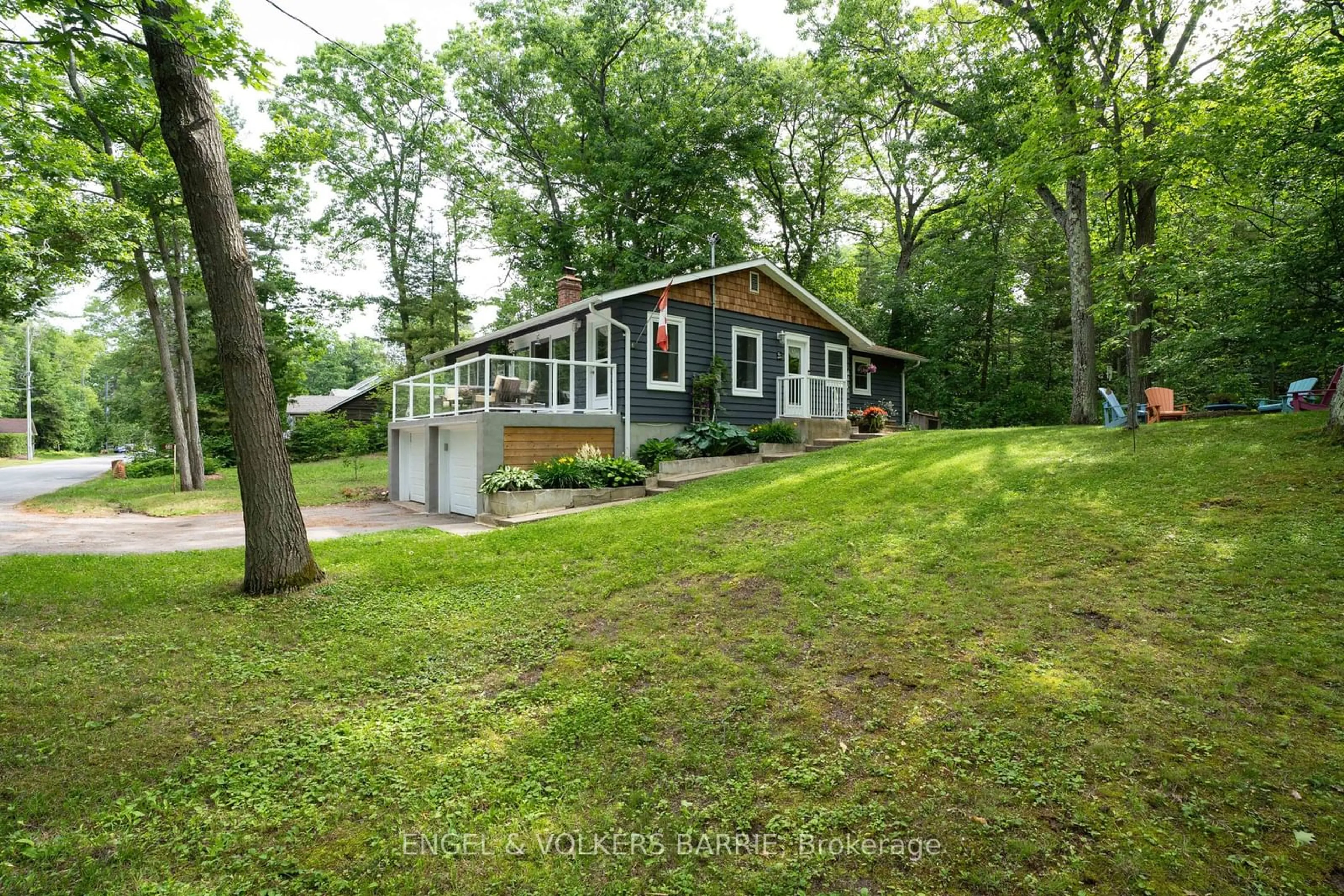 Cottage for 661 Tiny Beaches Rd, Tiny Ontario L0L 2T0