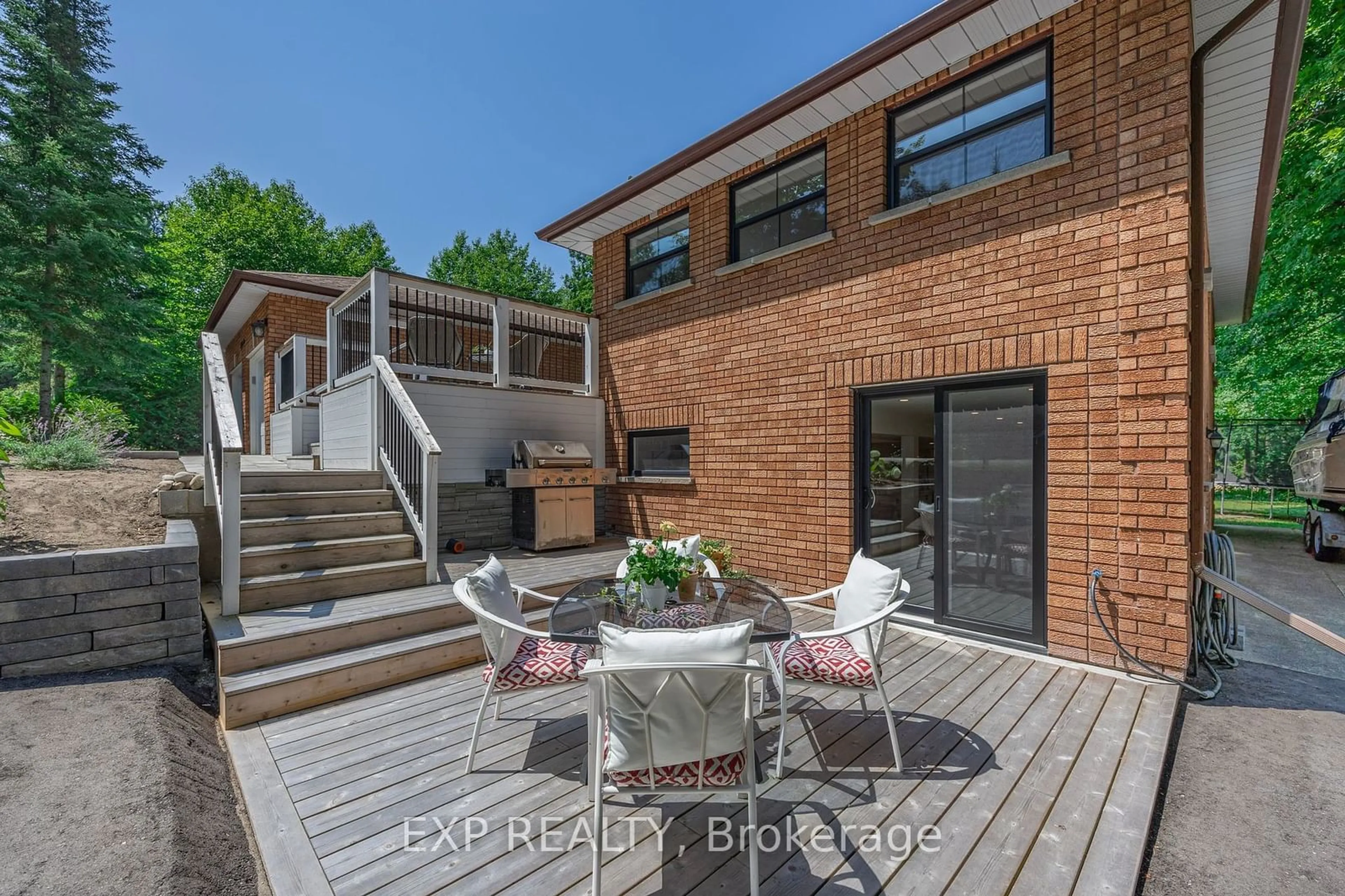 Home with brick exterior material for 81 Forest Circ, Tiny Ontario L9M 0H4
