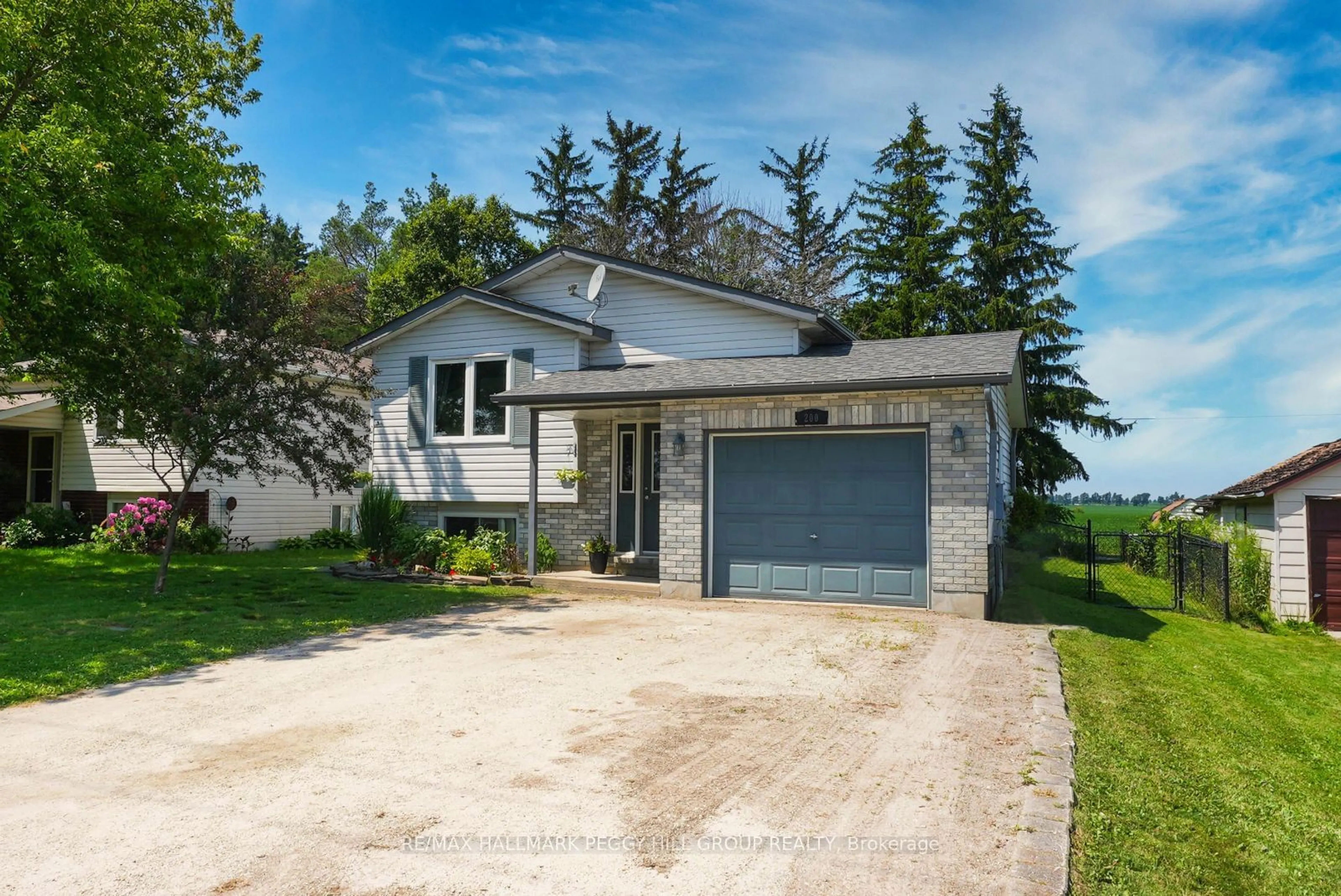 Frontside or backside of a home for 200 Queen St, Springwater Ontario L0L 1P0