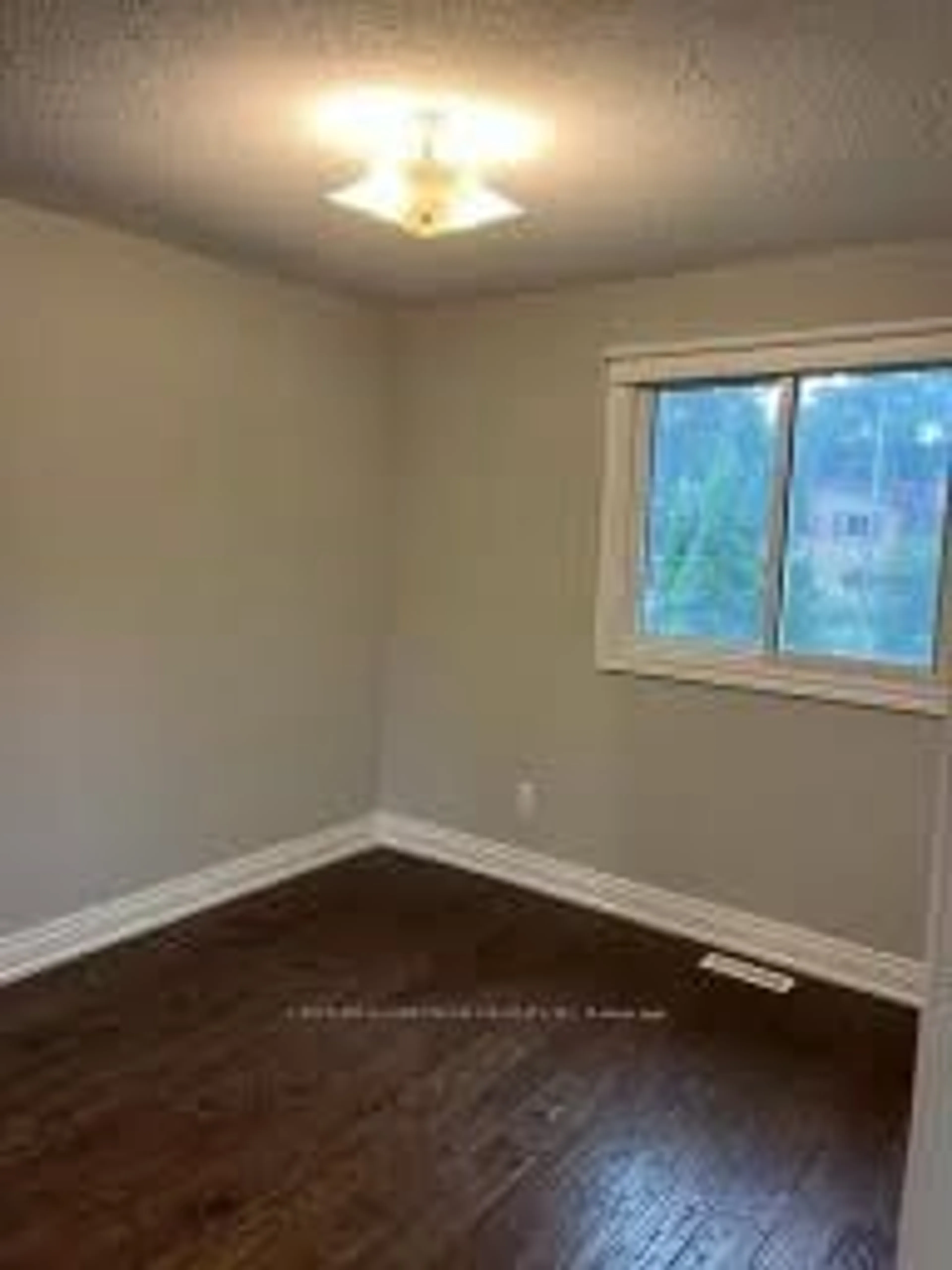 A pic of a room for 14 Chippawa Crt, Barrie Ontario L4M 5N8
