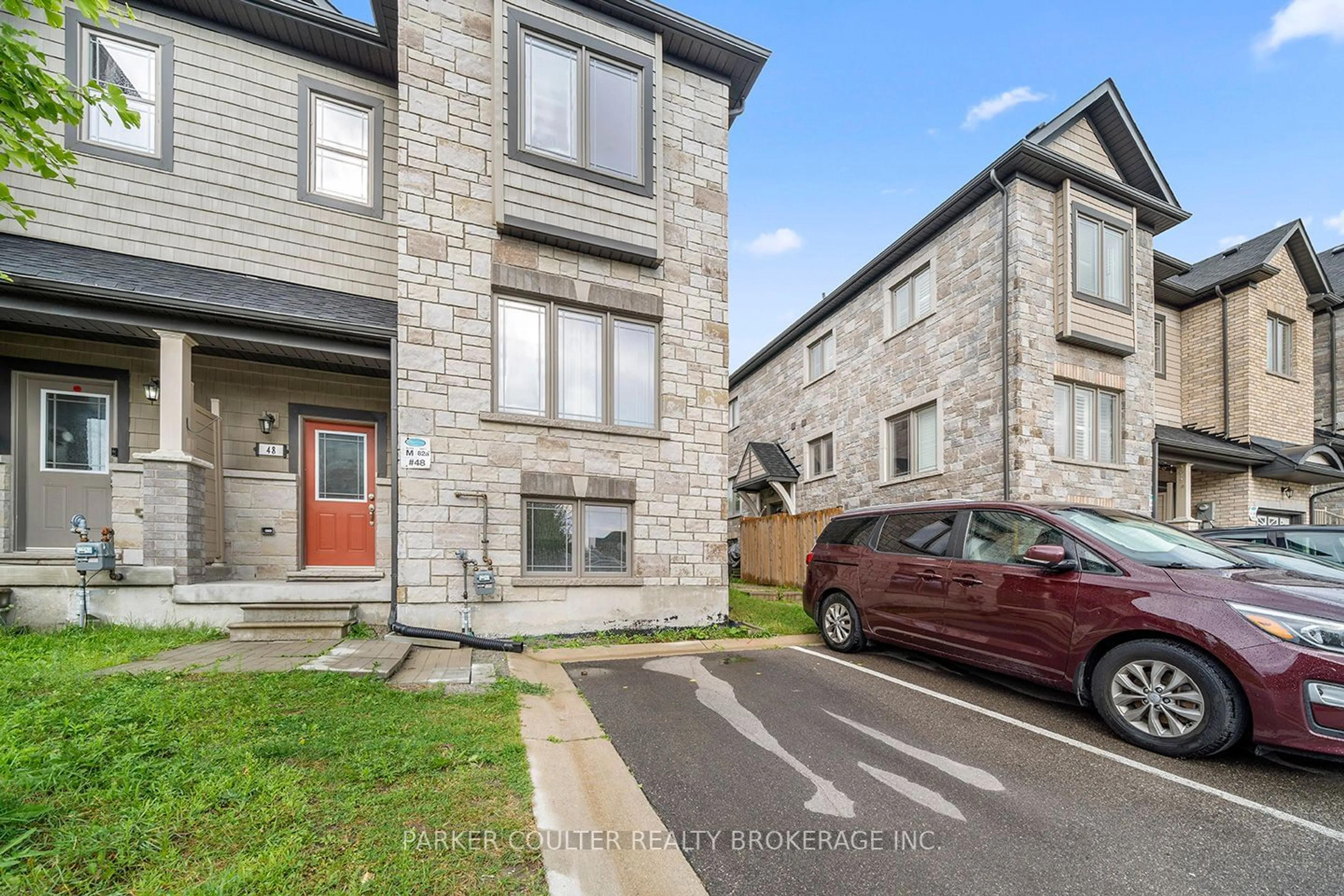 A pic from exterior of the house or condo for 48 Cygnus Cres, Barrie Ontario L4M 0K6
