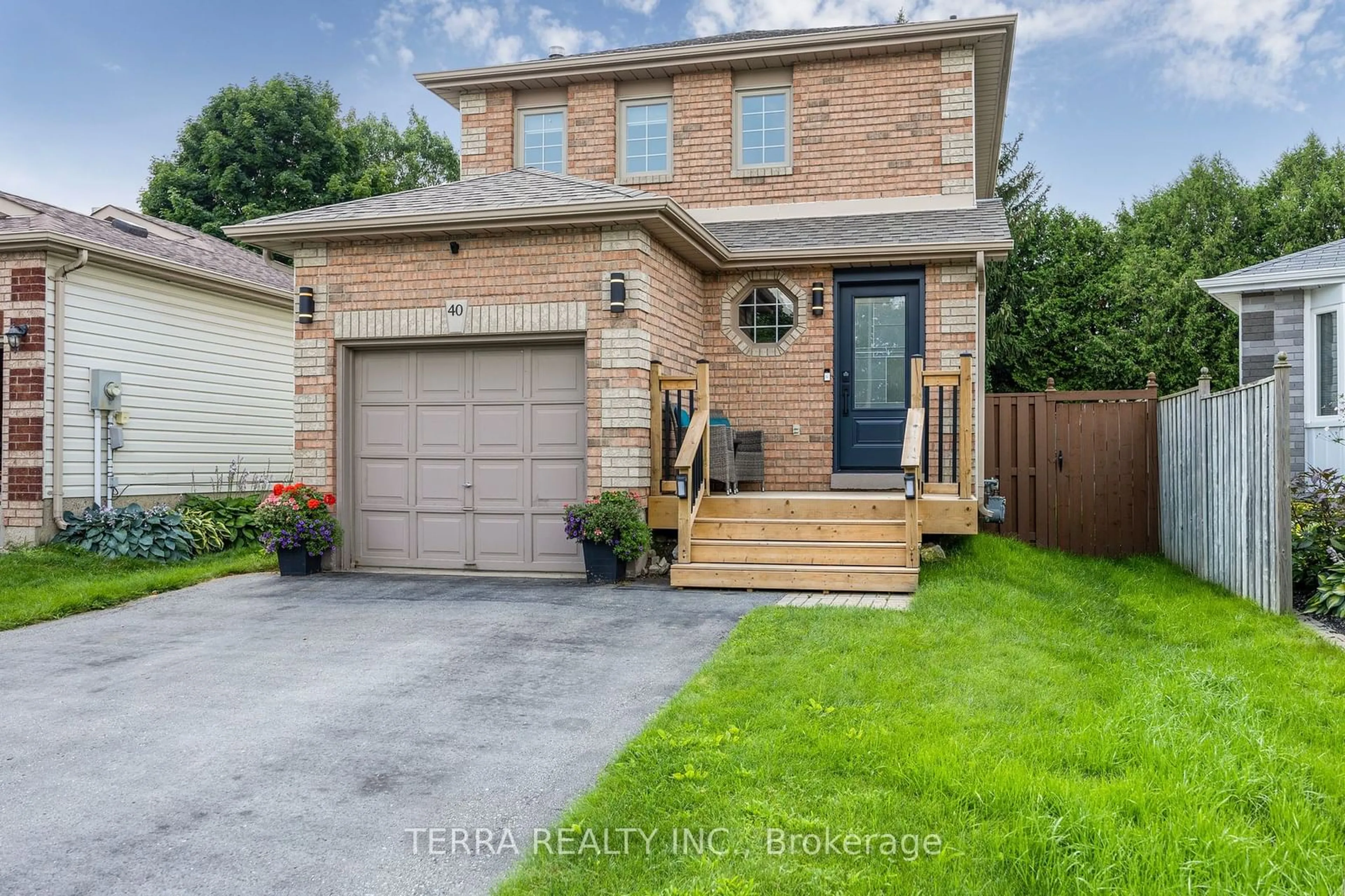 Frontside or backside of a home for 40 Assiniboine Dr, Barrie Ontario L4N 8G4