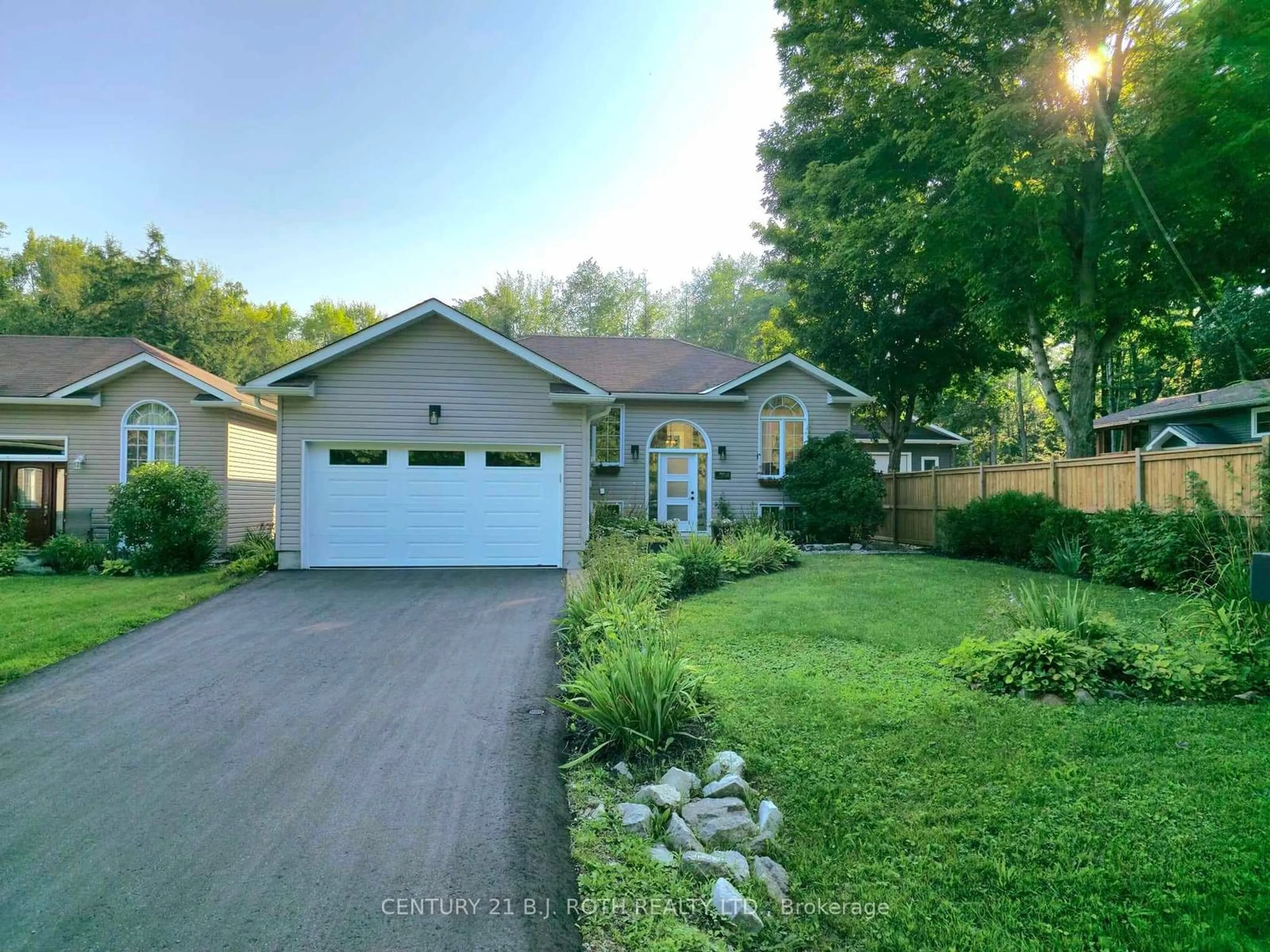 Frontside or backside of a home for 3212 Goldstein Rd, Severn Ontario L0K 2B0