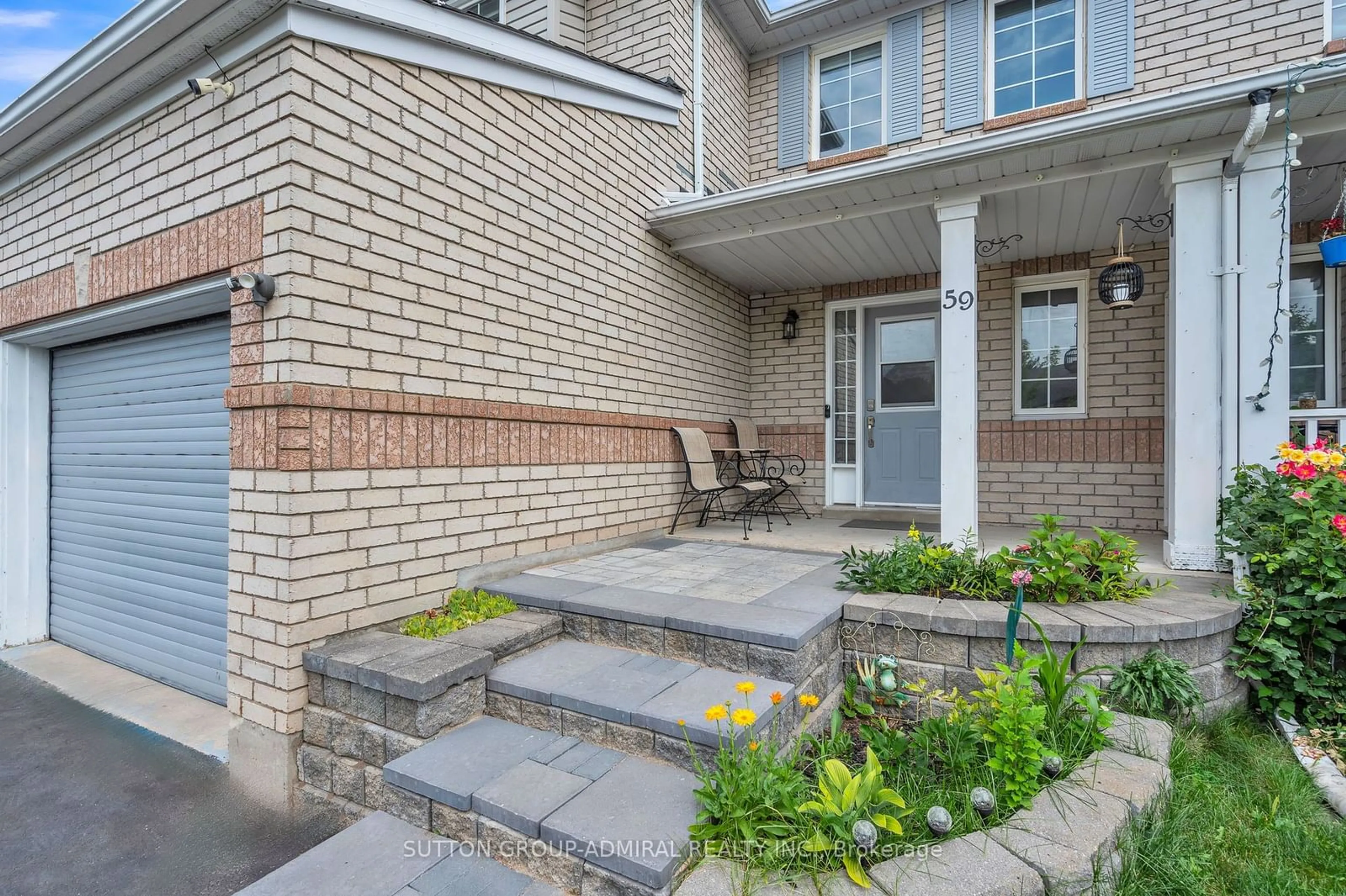 Patio for 59 Weymouth Rd, Barrie Ontario L4M 6R7