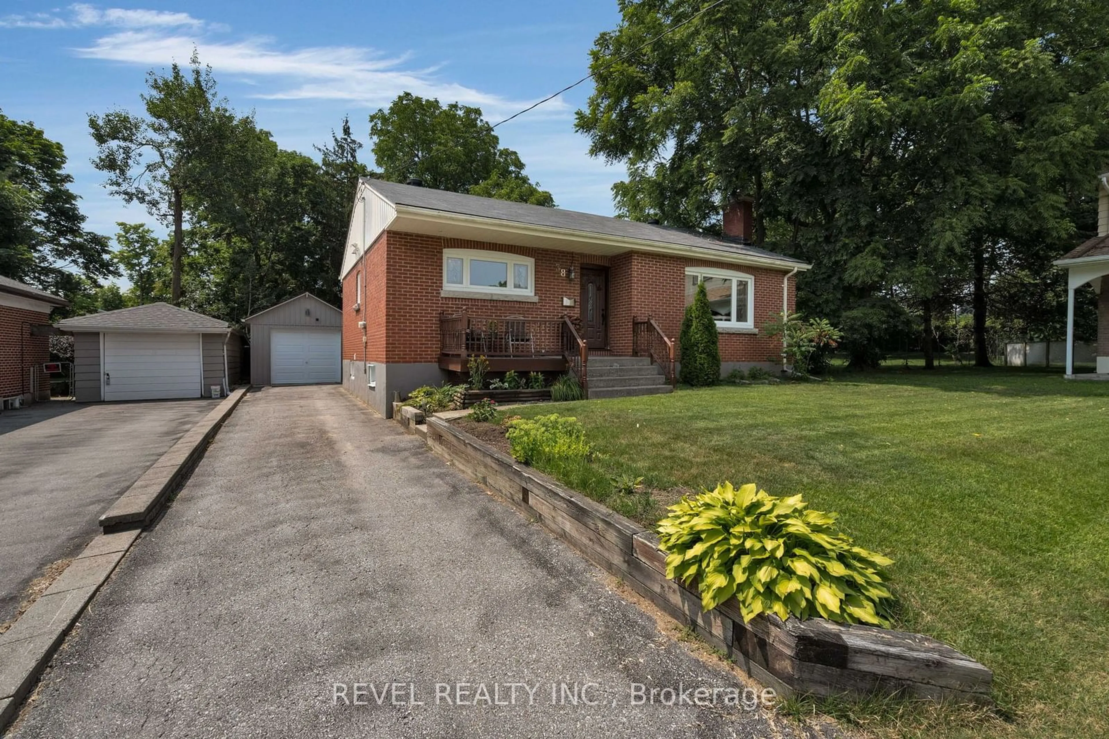 Frontside or backside of a home, the street view for 38 Lount St, Barrie Ontario L4M 3E1