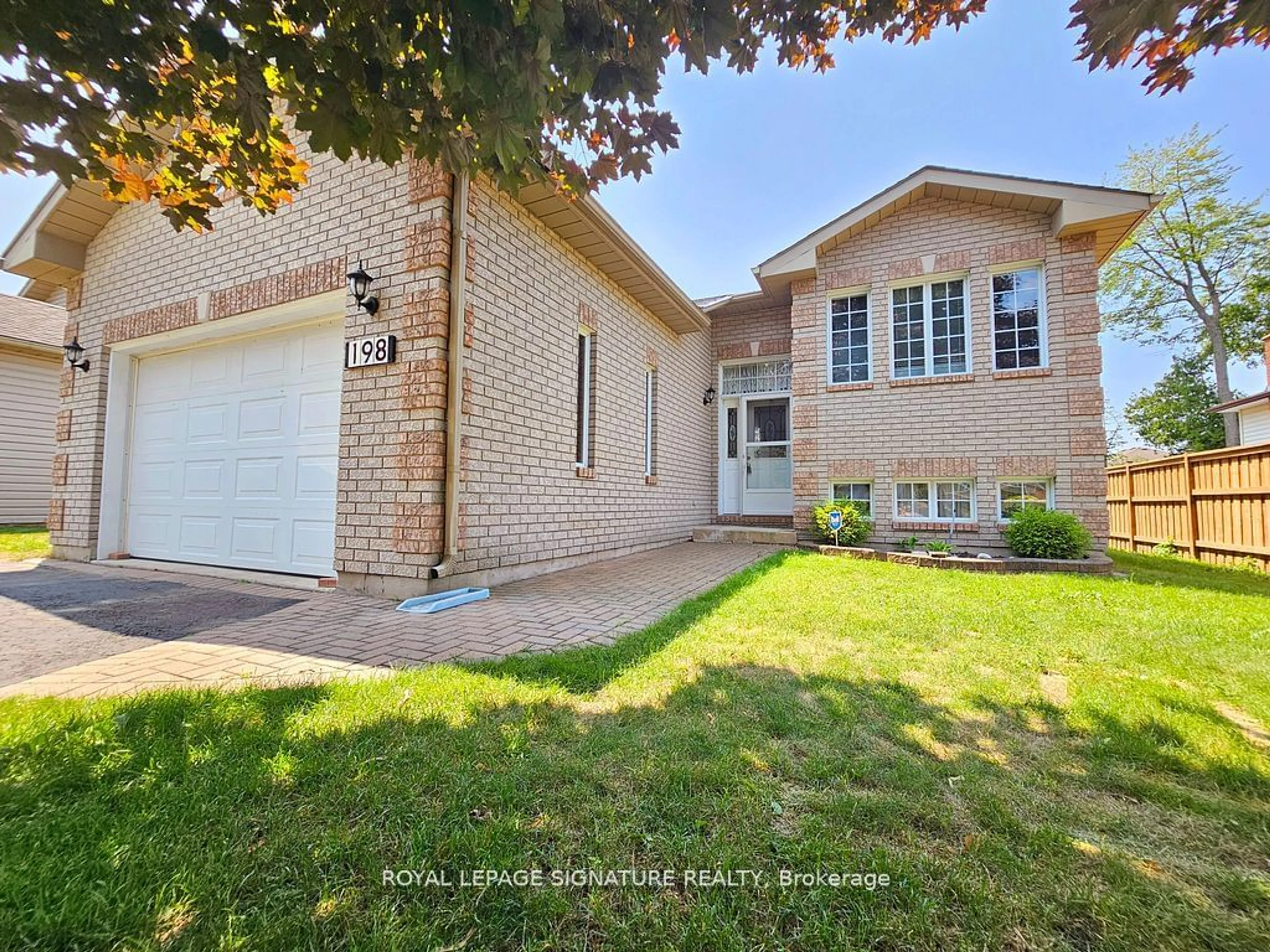 Frontside or backside of a home for 198 Smallman Dr, Wasaga Beach Ontario L9Z 1L3