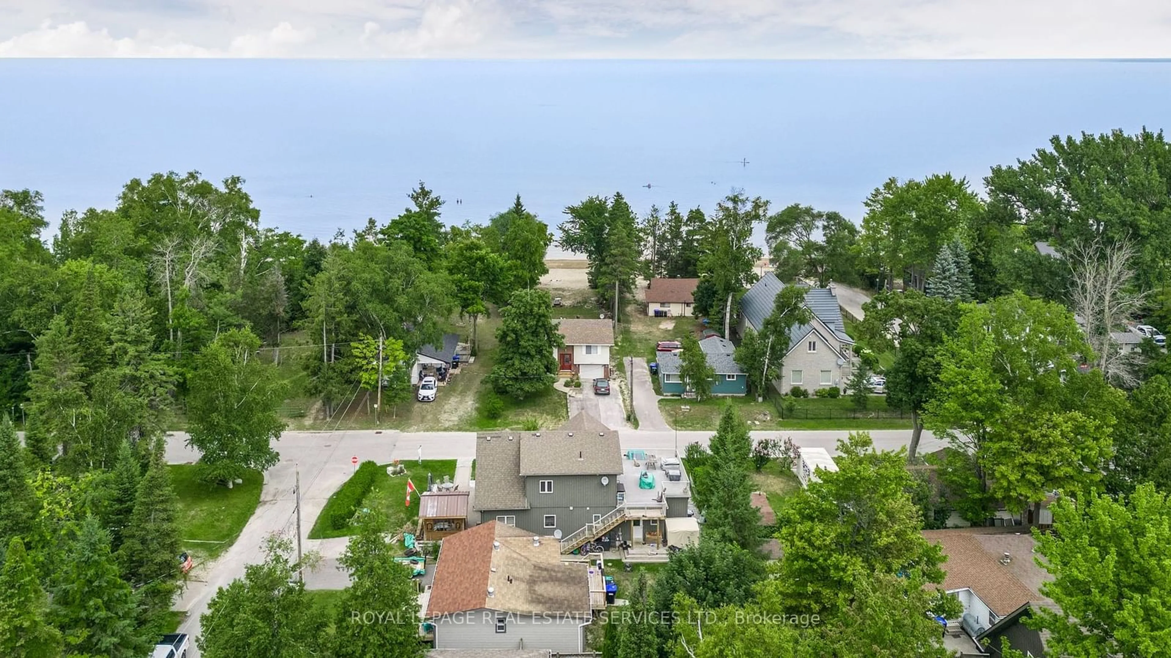 Street view for 7 67th St, Wasaga Beach Ontario L9Z 1T8