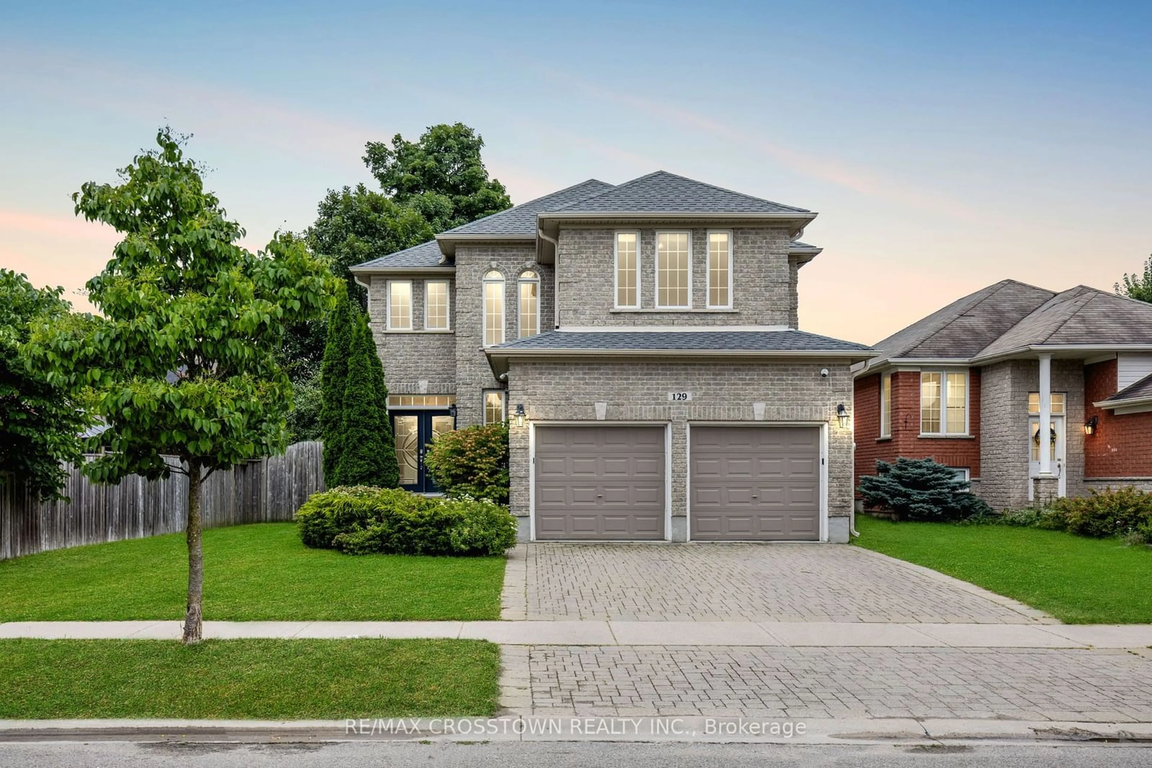 Home with brick exterior material for 129 SOVEREIGN'S Gate, Barrie Ontario L4N 0Y9