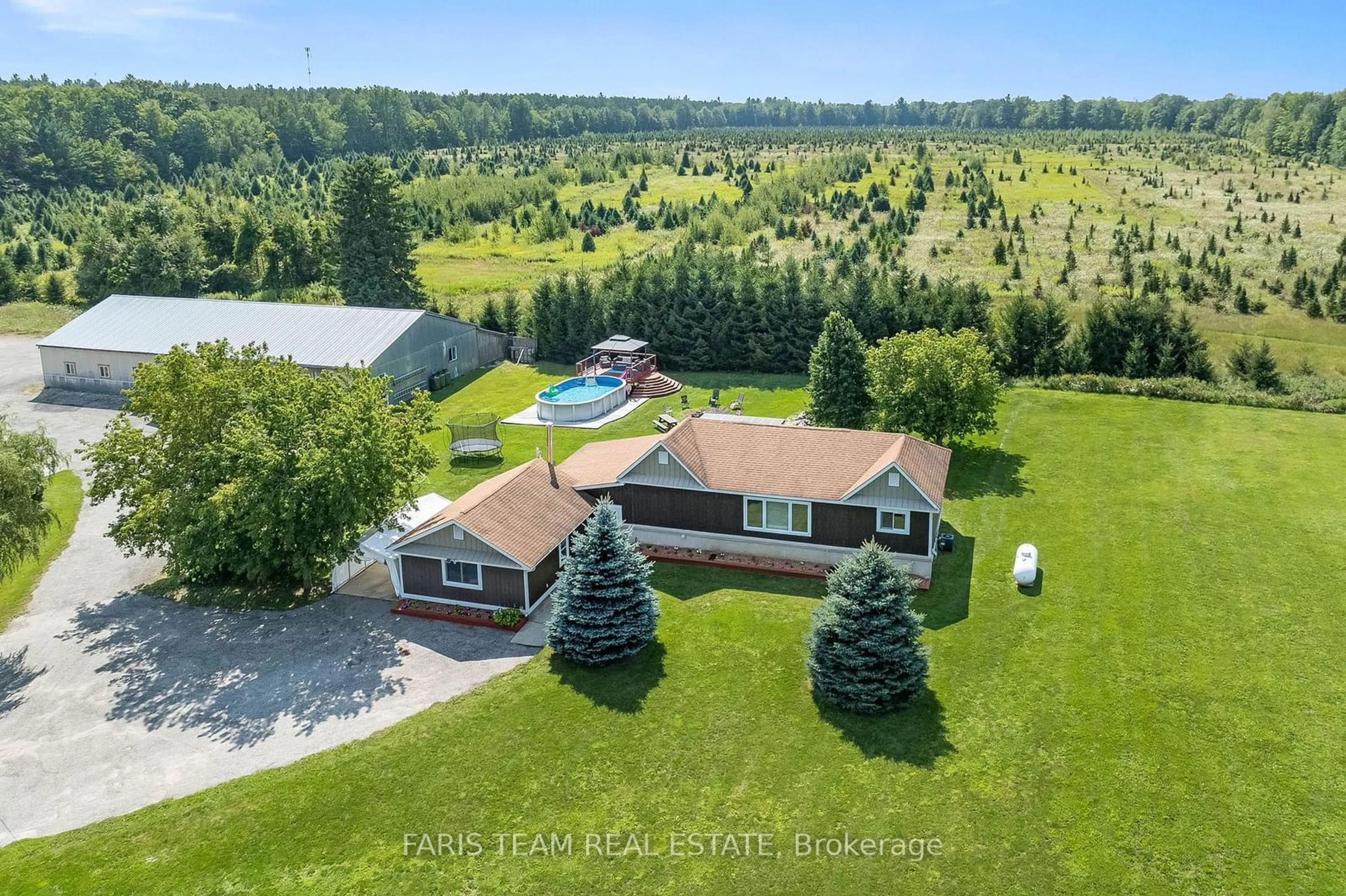 A pic from exterior of the house or condo, the fenced backyard for 3686 McCarthy Dr, Clearview Ontario L0M 1N0