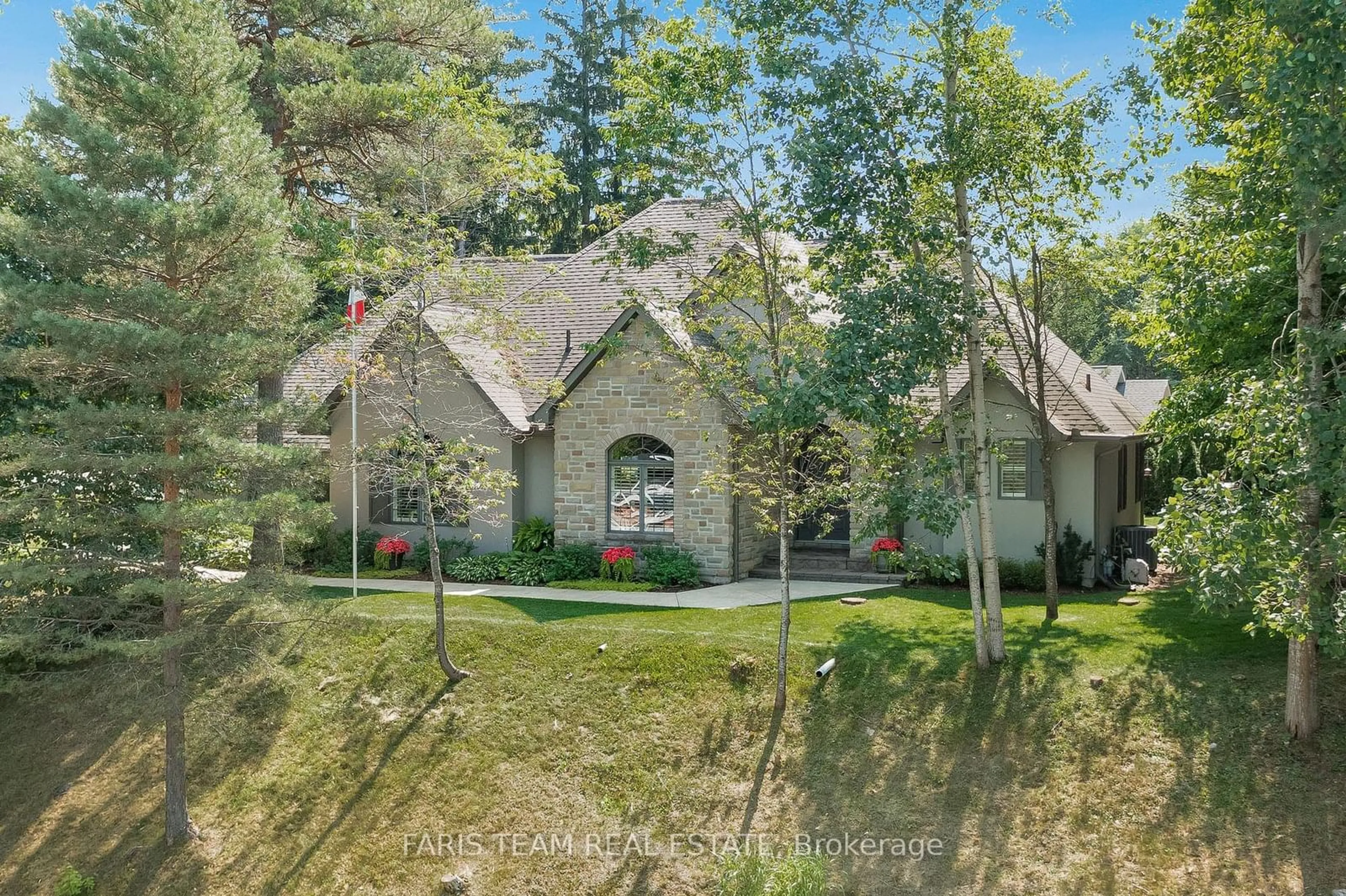 A pic from exterior of the house or condo, cottage for 1 Bunker Pl, Oro-Medonte Ontario L0L 2L0