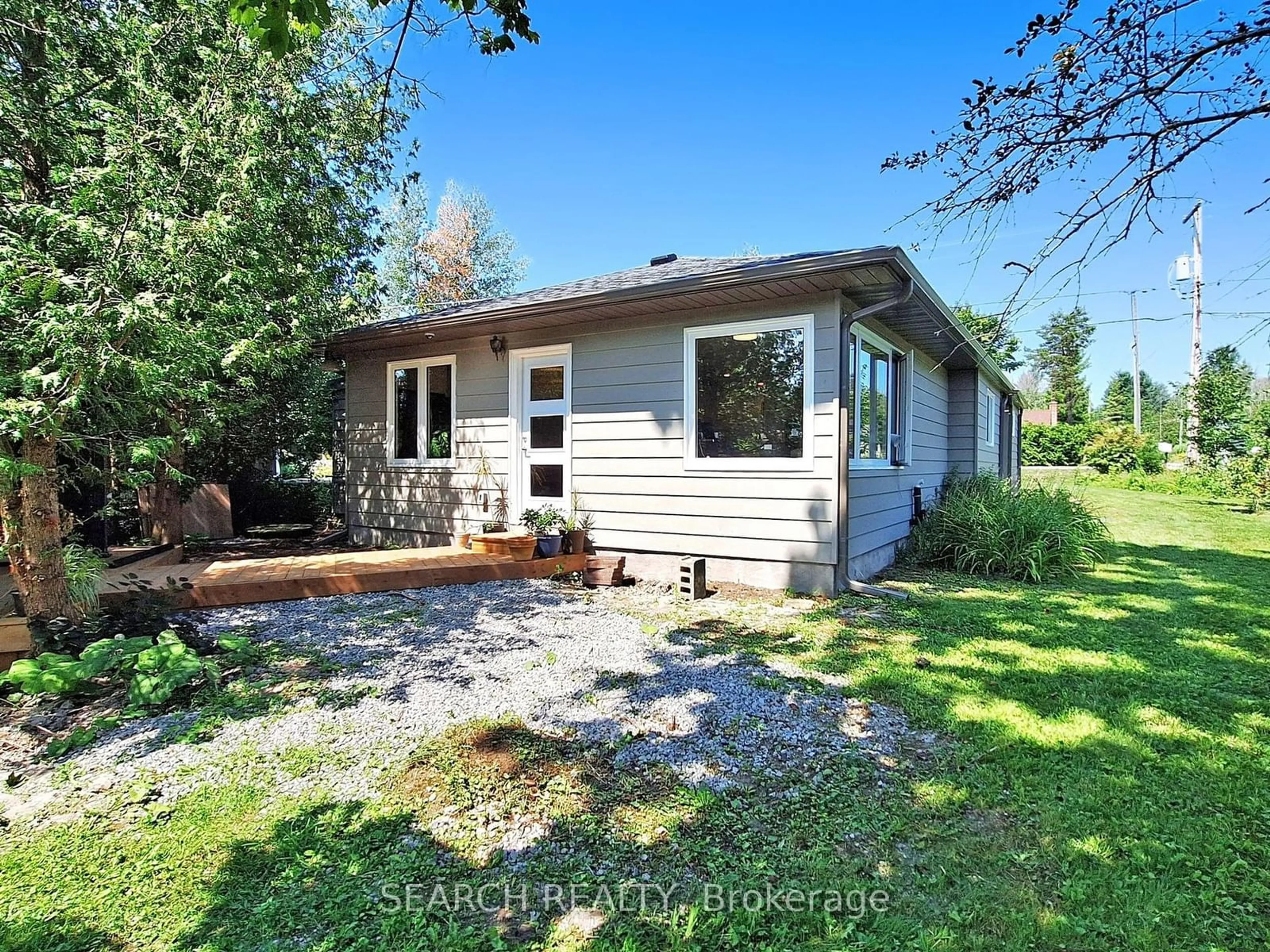 Frontside or backside of a home, cottage for 71 Lakeshore Rd, Oro-Medonte Ontario L0L 2E0