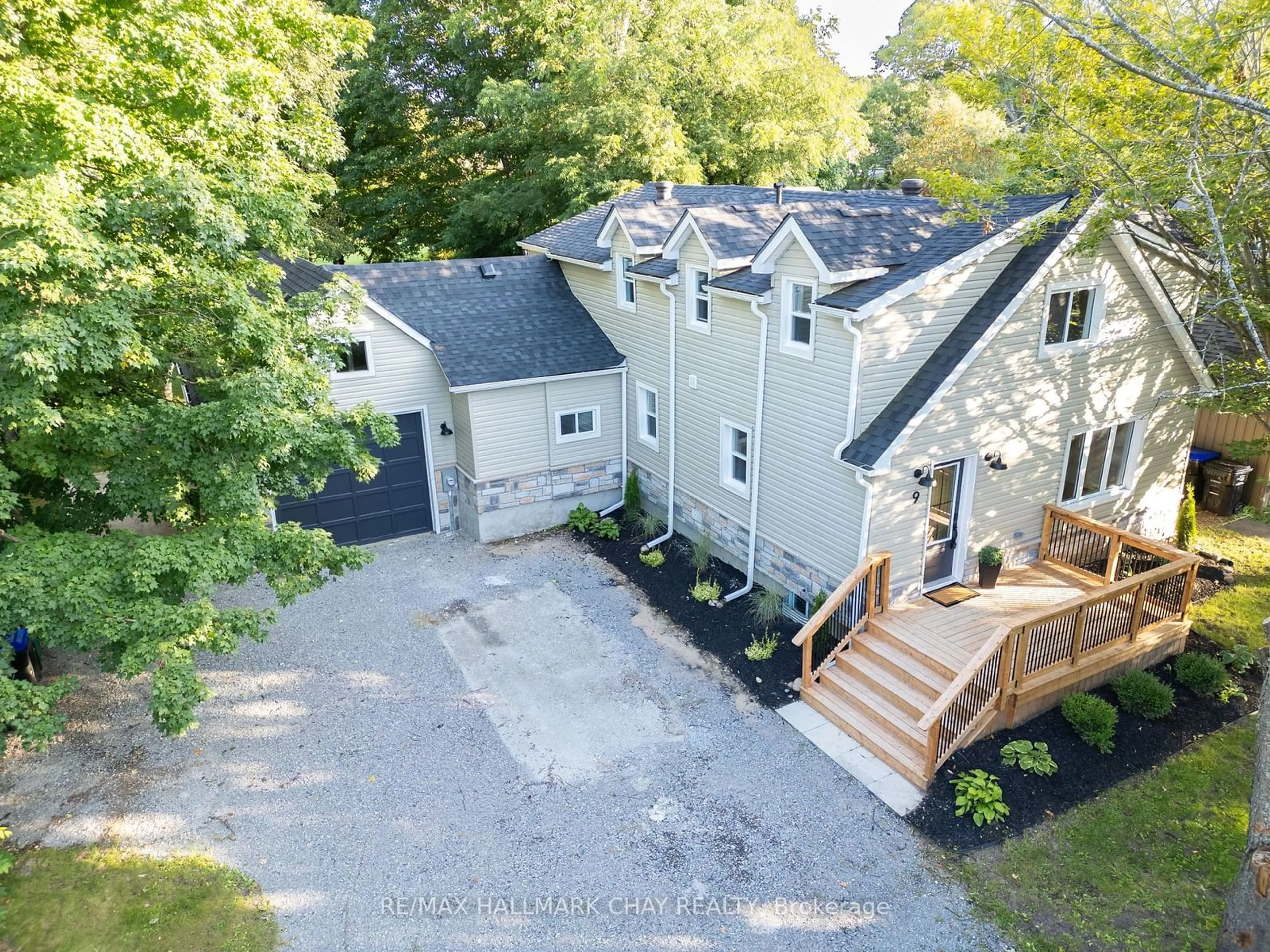 Frontside or backside of a home, cottage for 9 Mill St, Springwater Ontario L0L 1V0