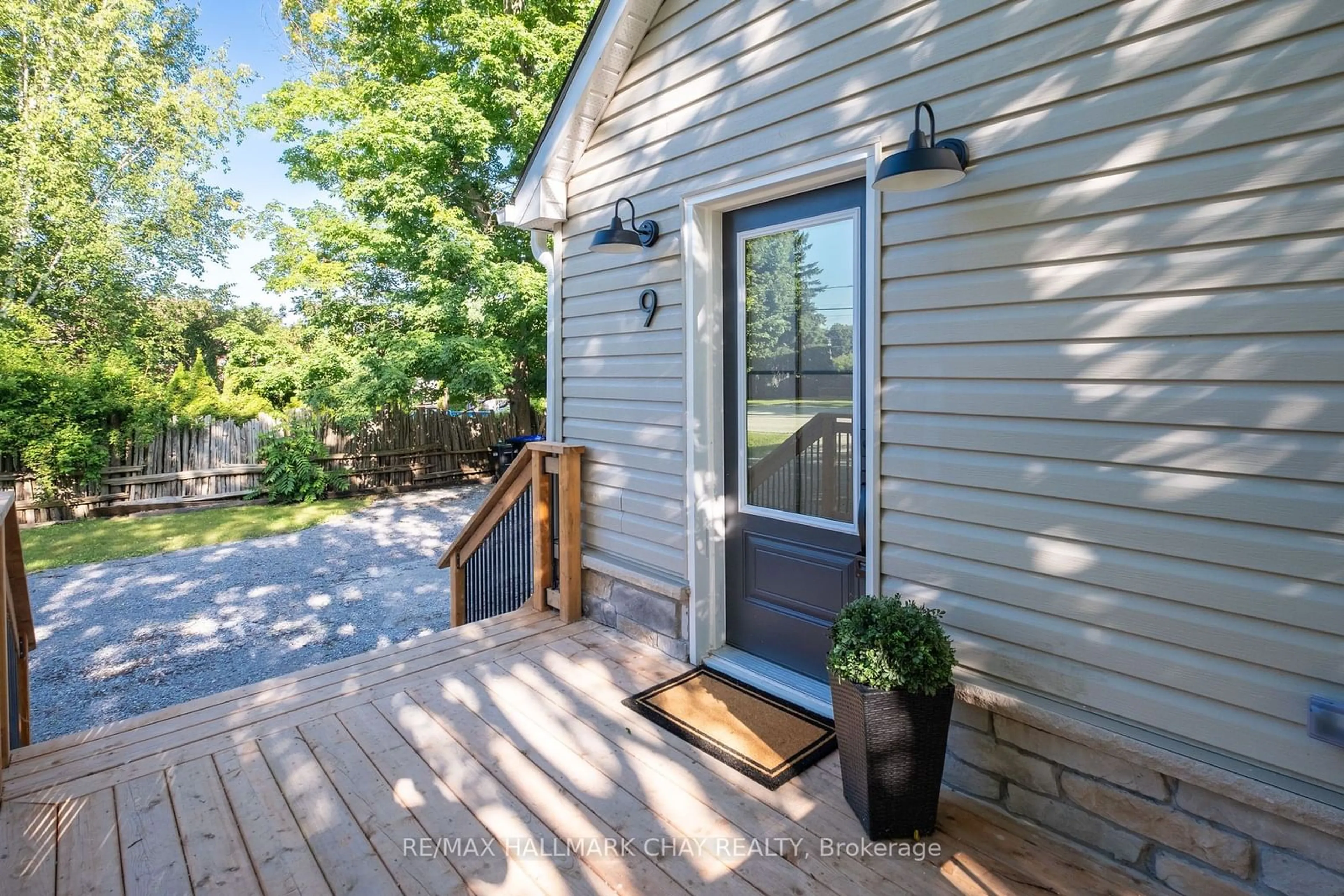 Patio, cottage for 9 Mill St, Springwater Ontario L0L 1V0