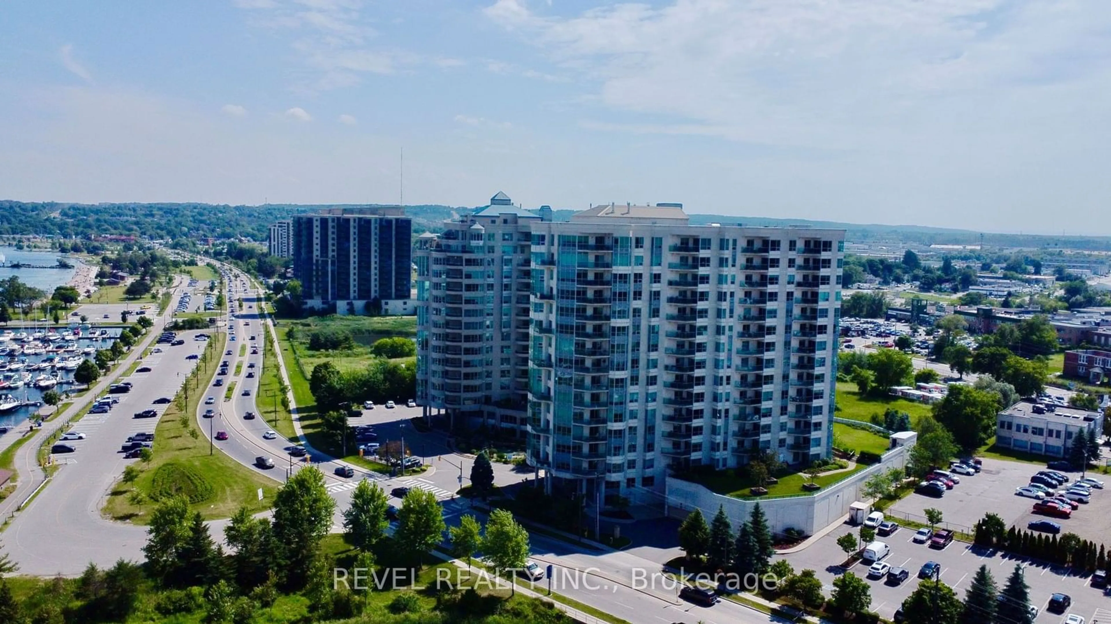 A pic from exterior of the house or condo, the view of city buildings for 6 Toronto St #709, Barrie Ontario L4N 9R2