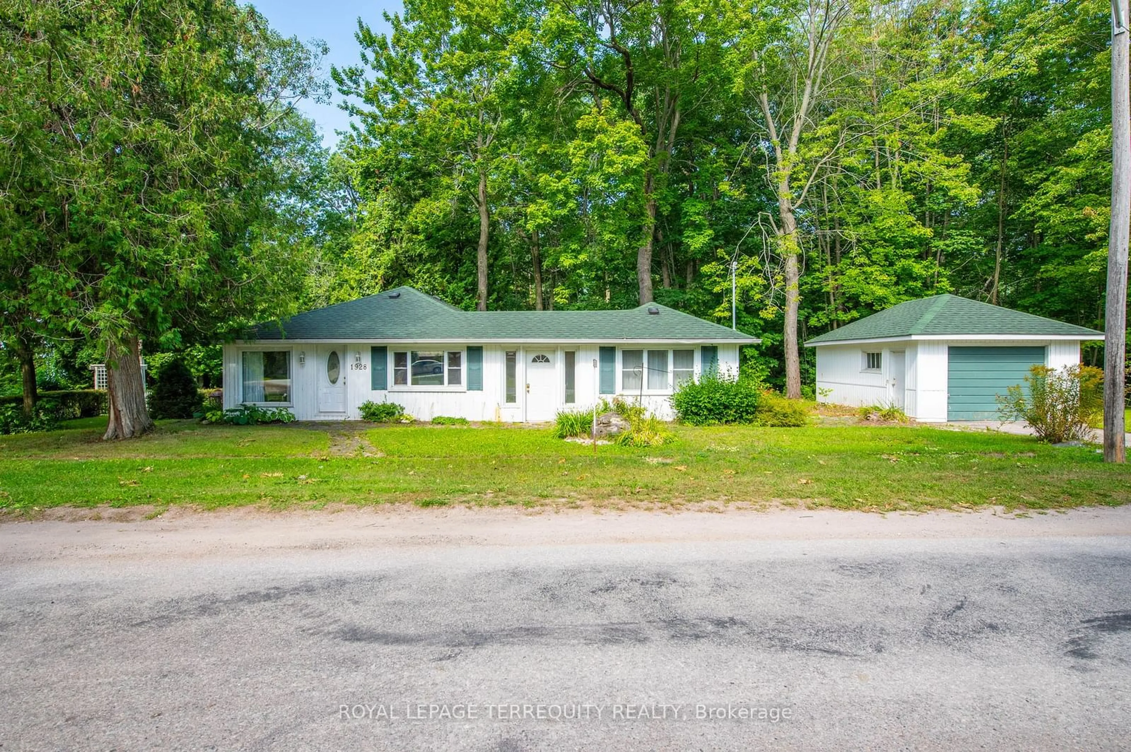 Cottage for 1928 Tiny Beaches Rd, Tiny Ontario L0L 1P1