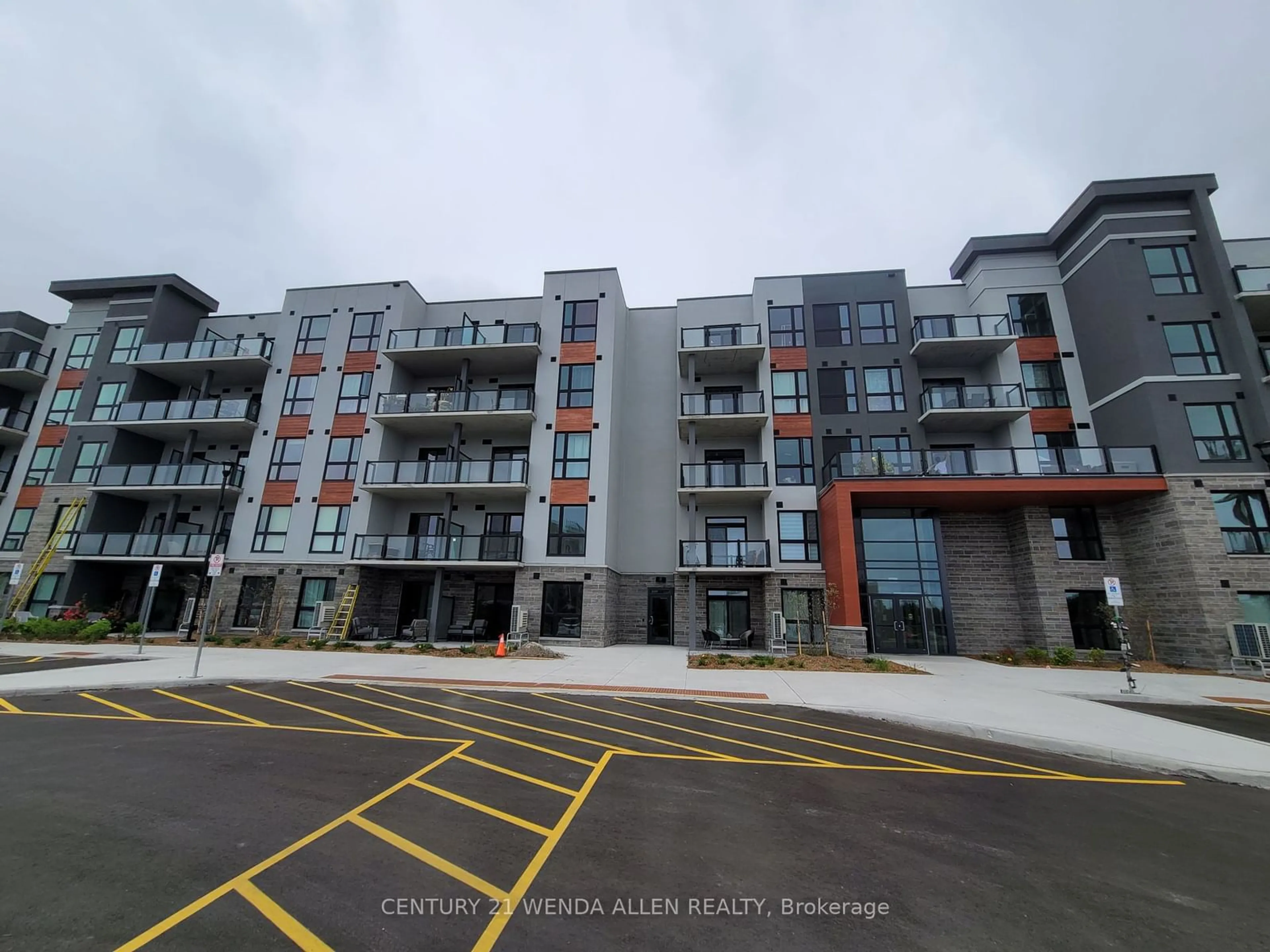 A pic from exterior of the house or condo for 4 Kimberly Lane #227, Collingwood Ontario L9Y 5T6