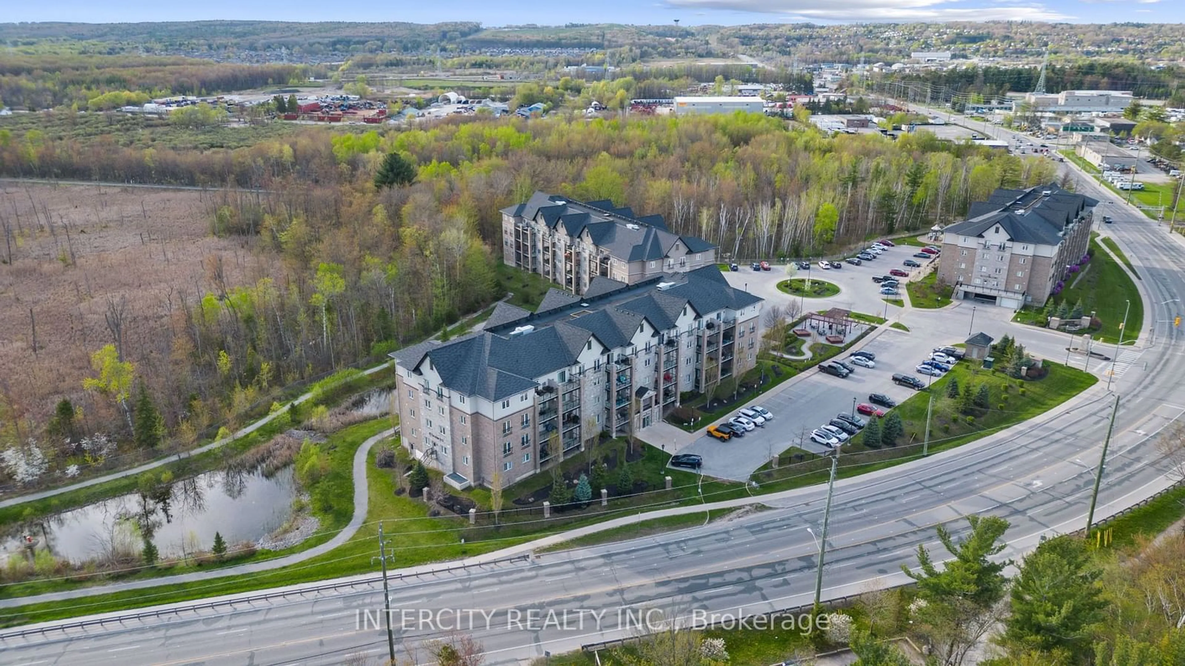 A pic from exterior of the house or condo for 42 Ferndale Dr #208, Barrie Ontario L4H 2M5