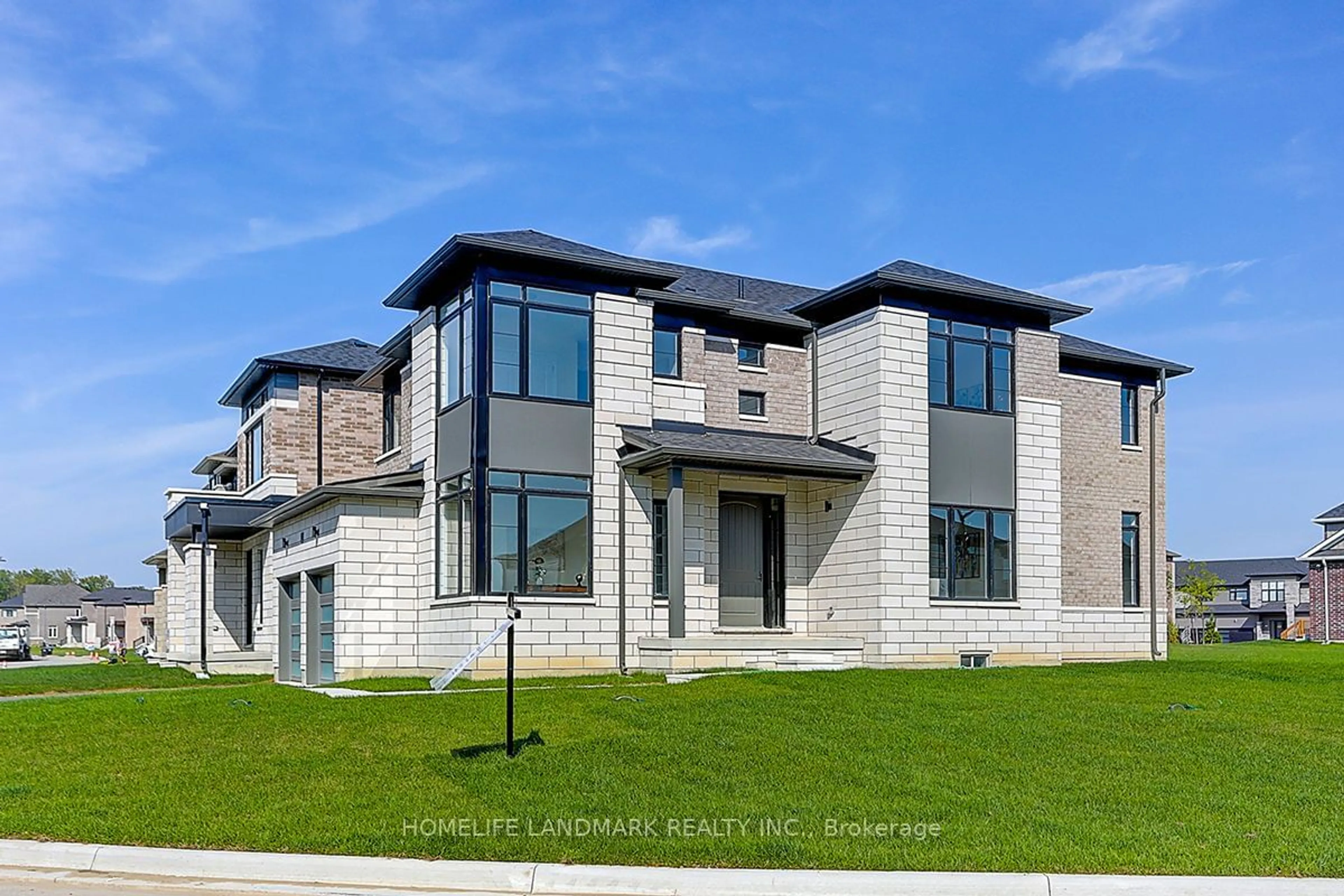 Frontside or backside of a home, the front or back of building for 171 Rosanne Circ, Wasaga Beach Ontario L9Z 1J7