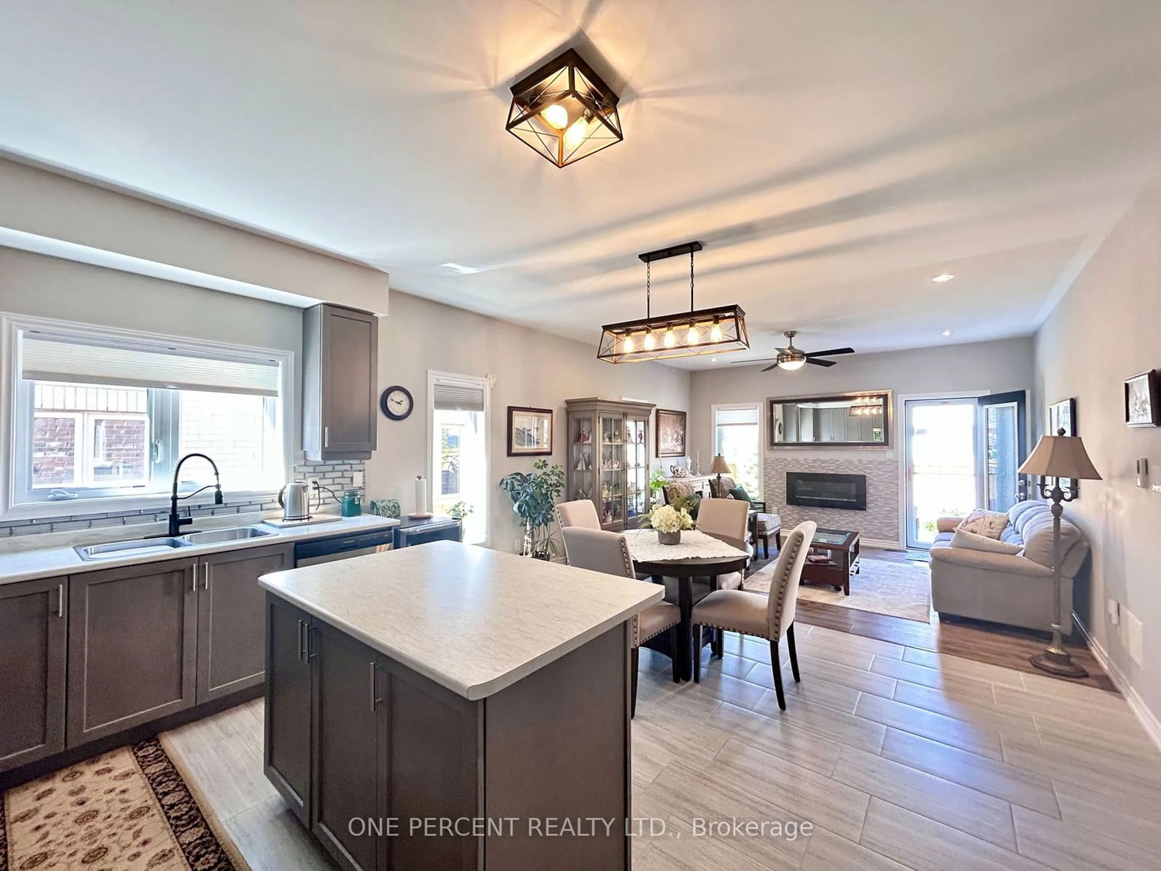 Contemporary kitchen for 26 Bianca Cres, Wasaga Beach Ontario L9Z 0H6