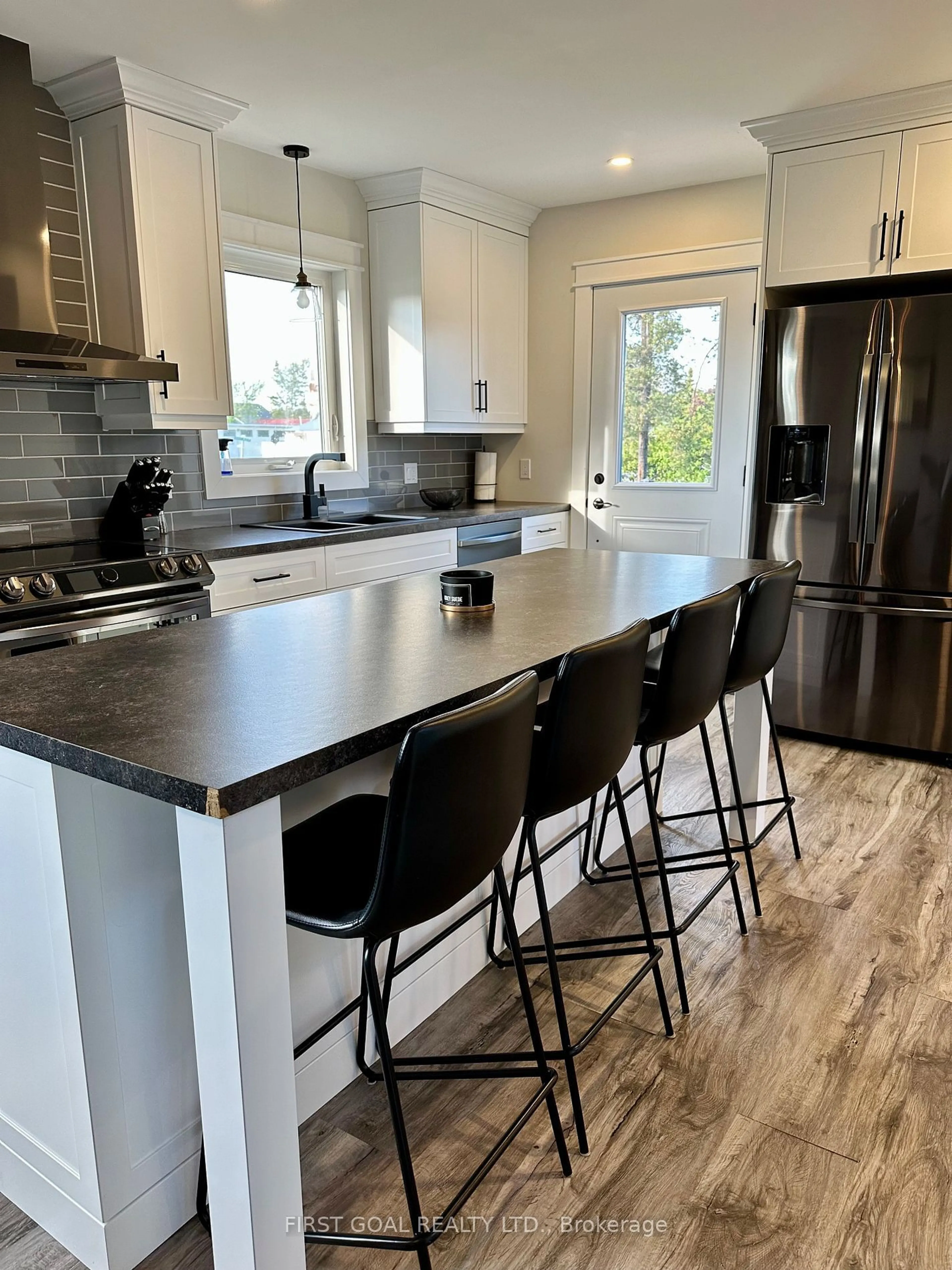 Open concept kitchen for 7455 91 County Rd, Clearview Ontario L0M 1S0