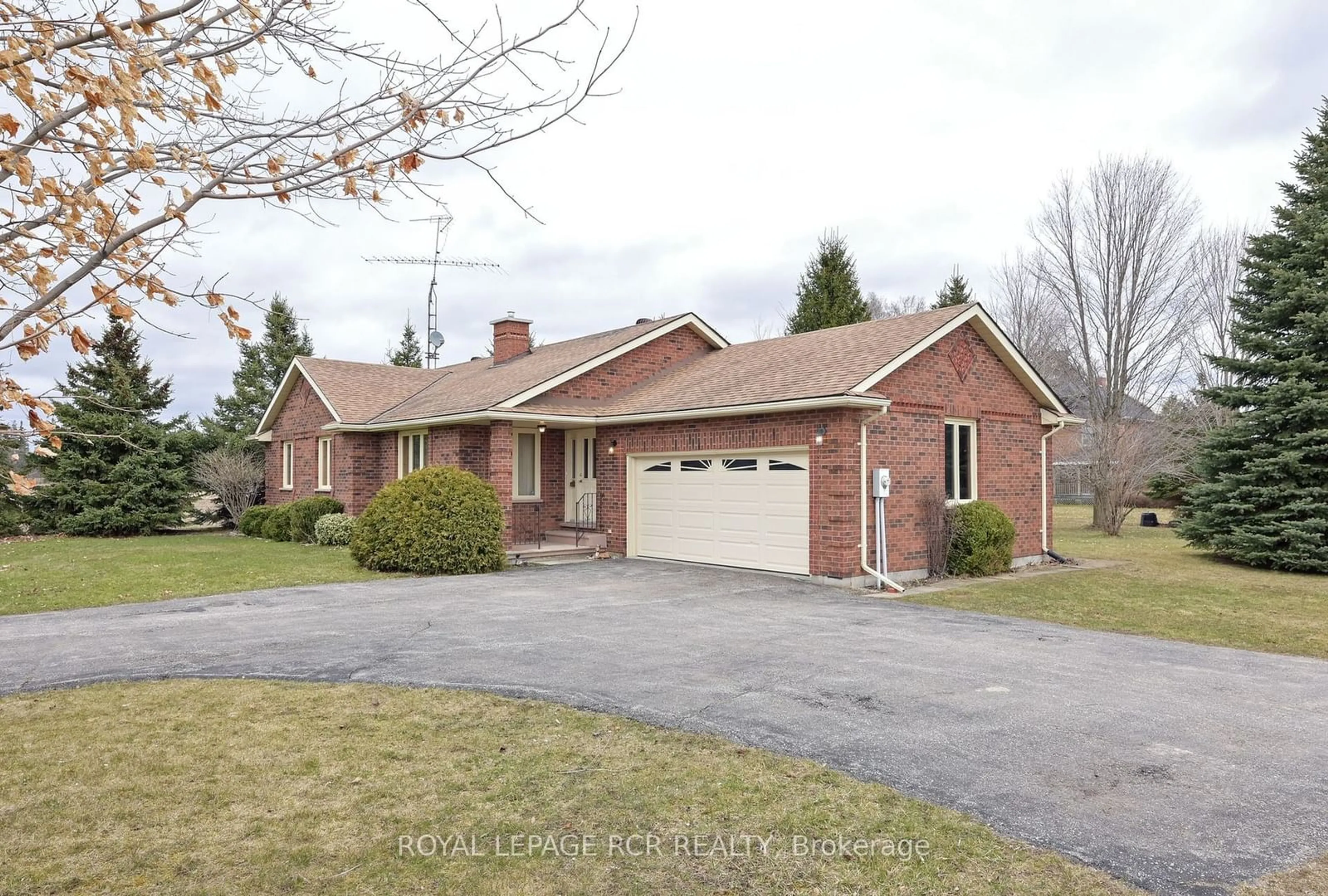 Frontside or backside of a home, cottage for 245 Penetanguishene Rd, Oro-Medonte Ontario L4M 7C6