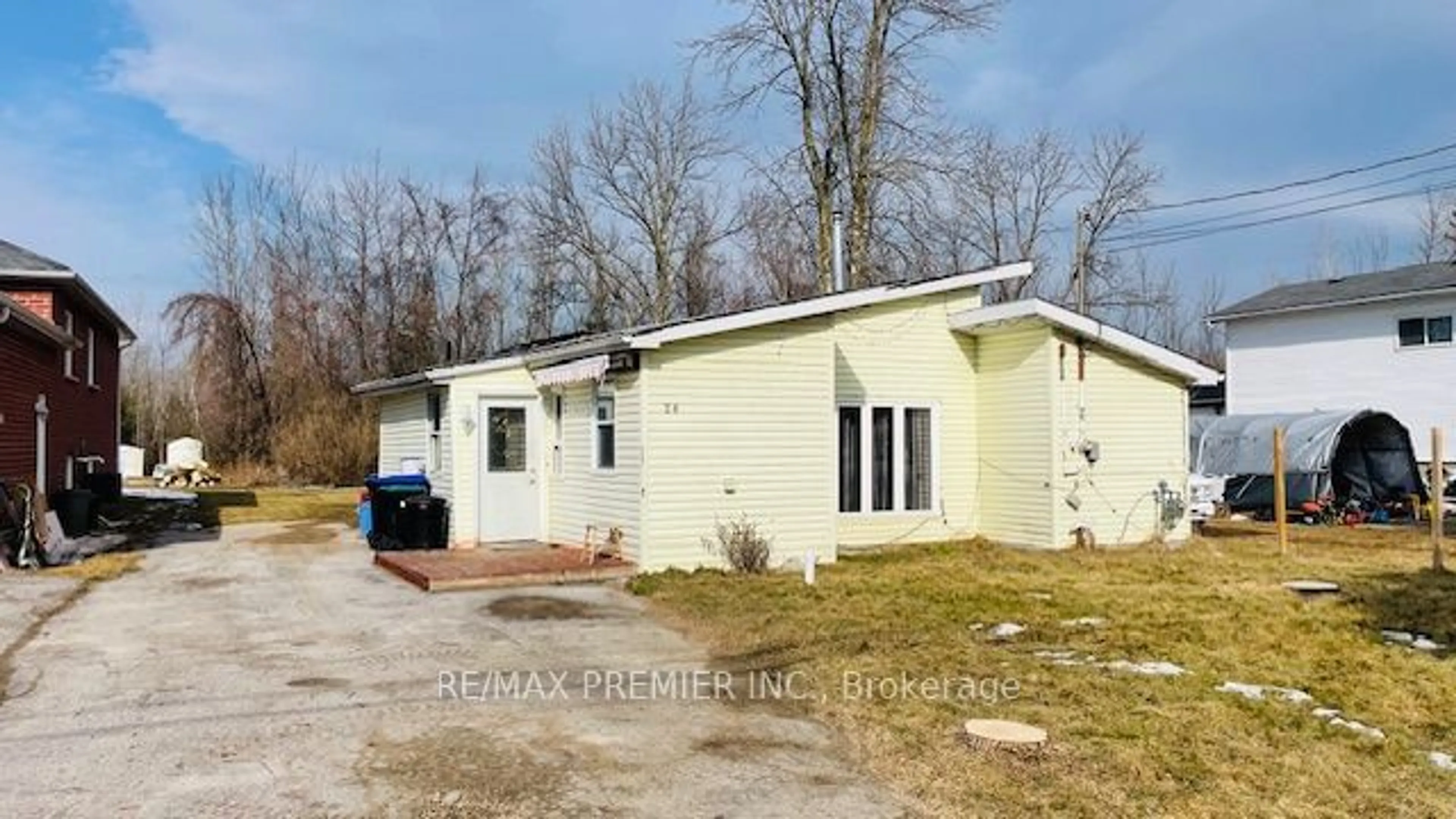 Frontside or backside of a home, cottage for 26 George Ave, Wasaga Beach Ontario L9Z 2X9