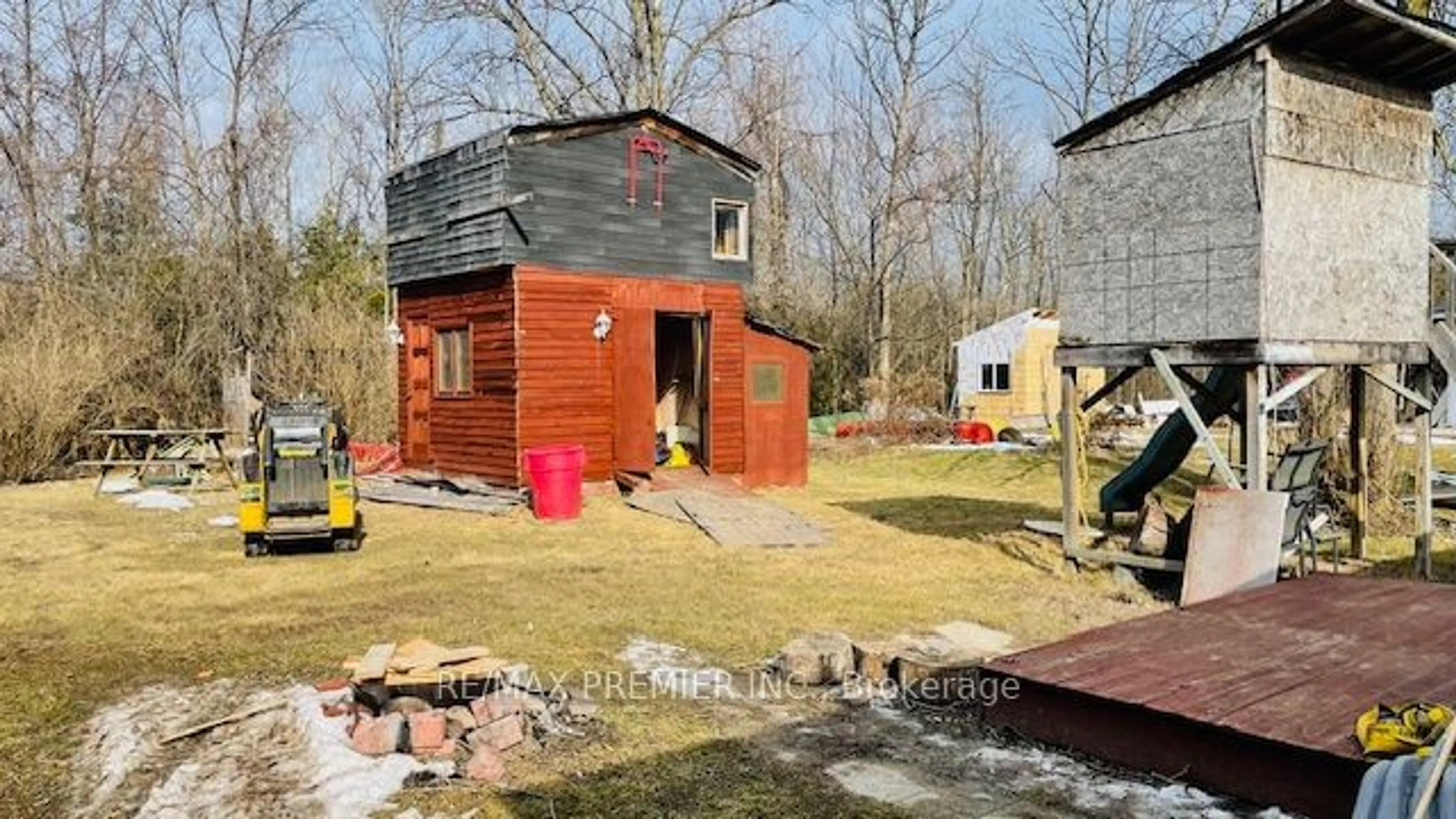 Shed for 26 George Ave, Wasaga Beach Ontario L9Z 2X9