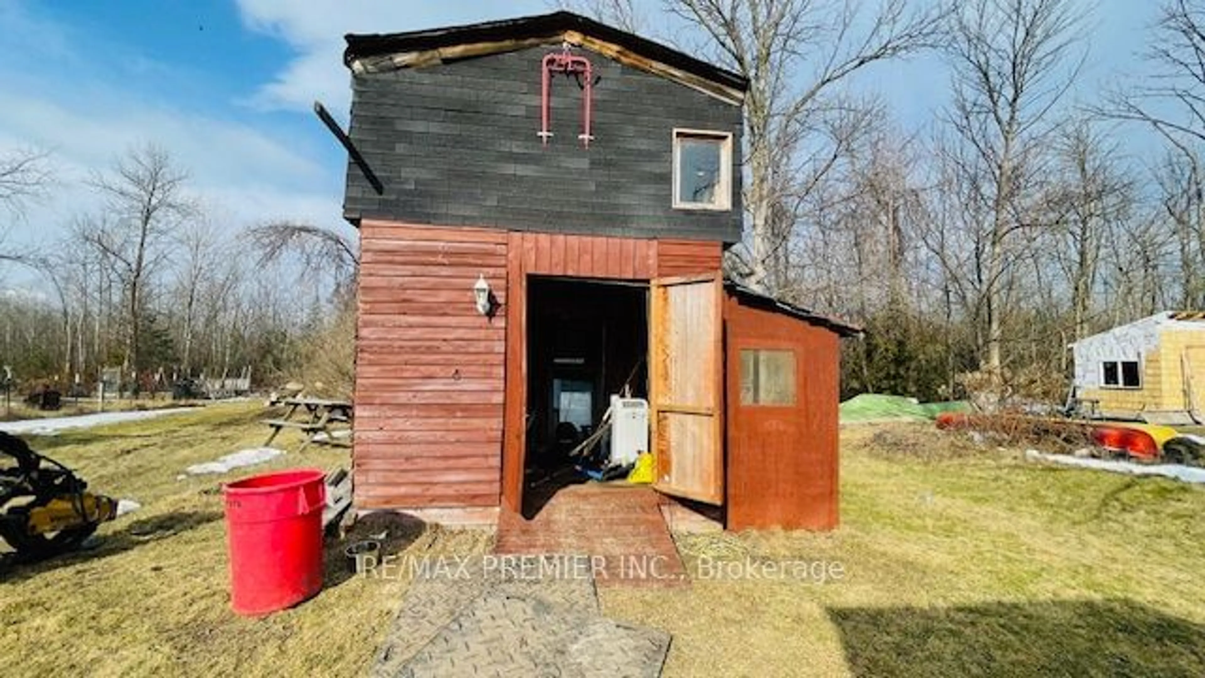 Shed for 26 George Ave, Wasaga Beach Ontario L9Z 2X9