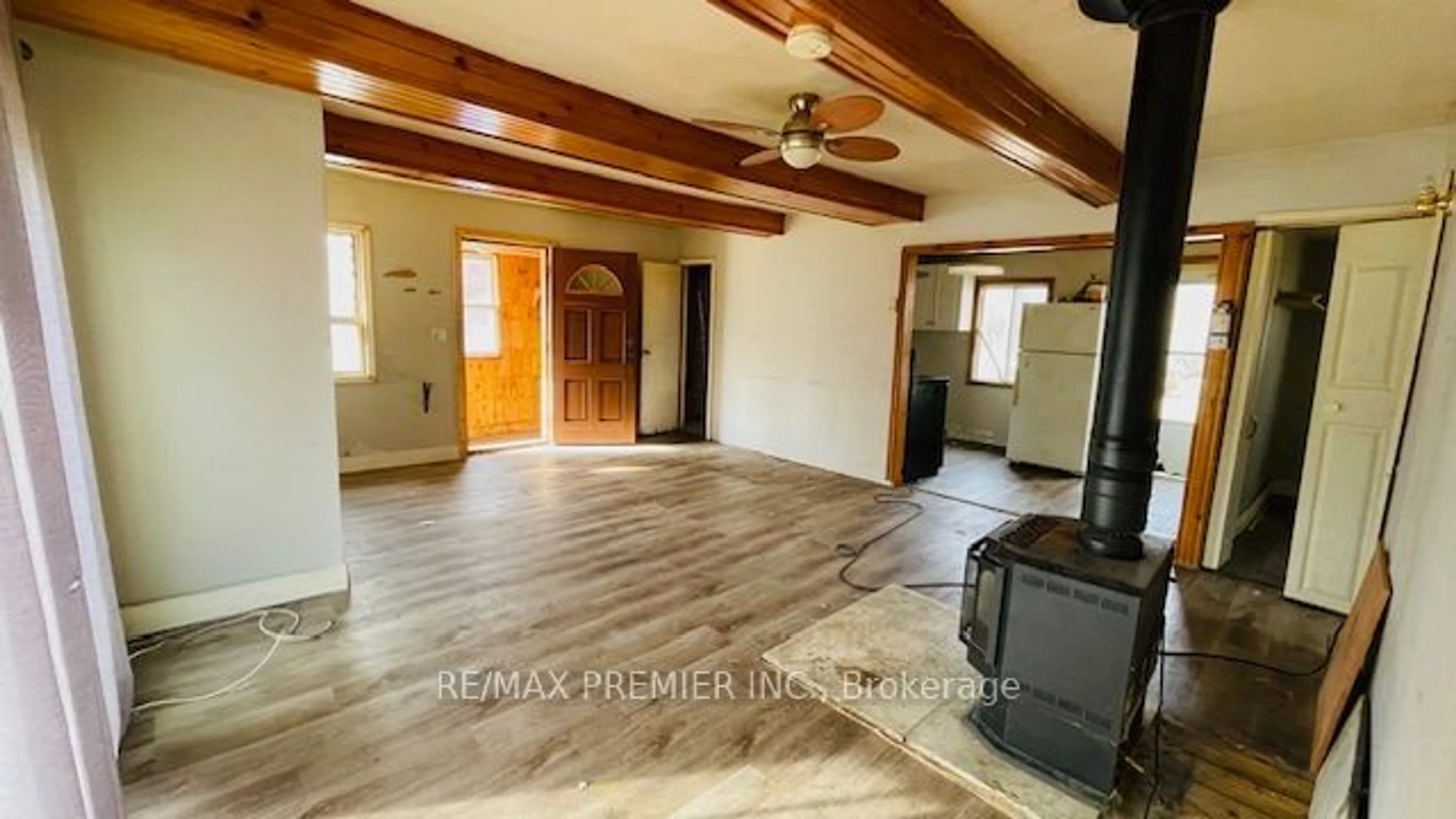 Indoor entryway, wood floors for 26 George Ave, Wasaga Beach Ontario L9Z 2X9